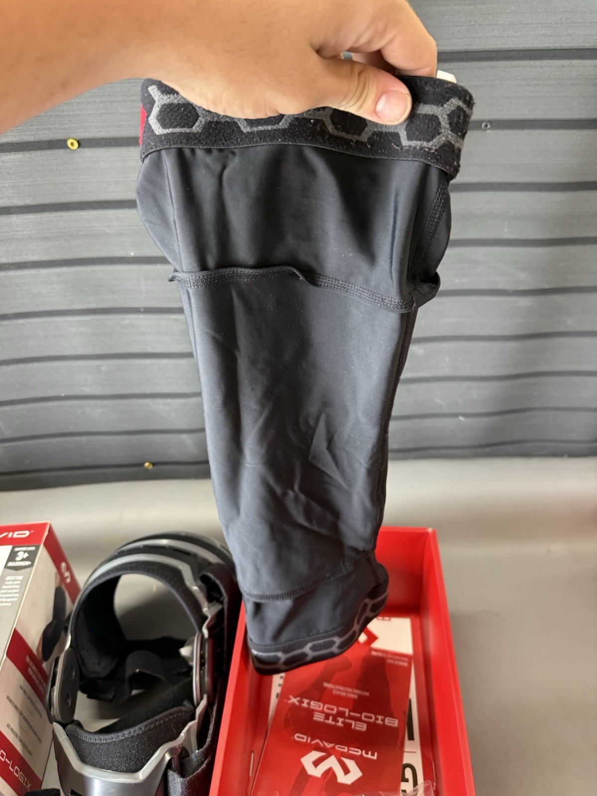 MCDAVID Bio-Logix Level 3 4200 Knee Brace w/ Sleeve, Size: Large – Left