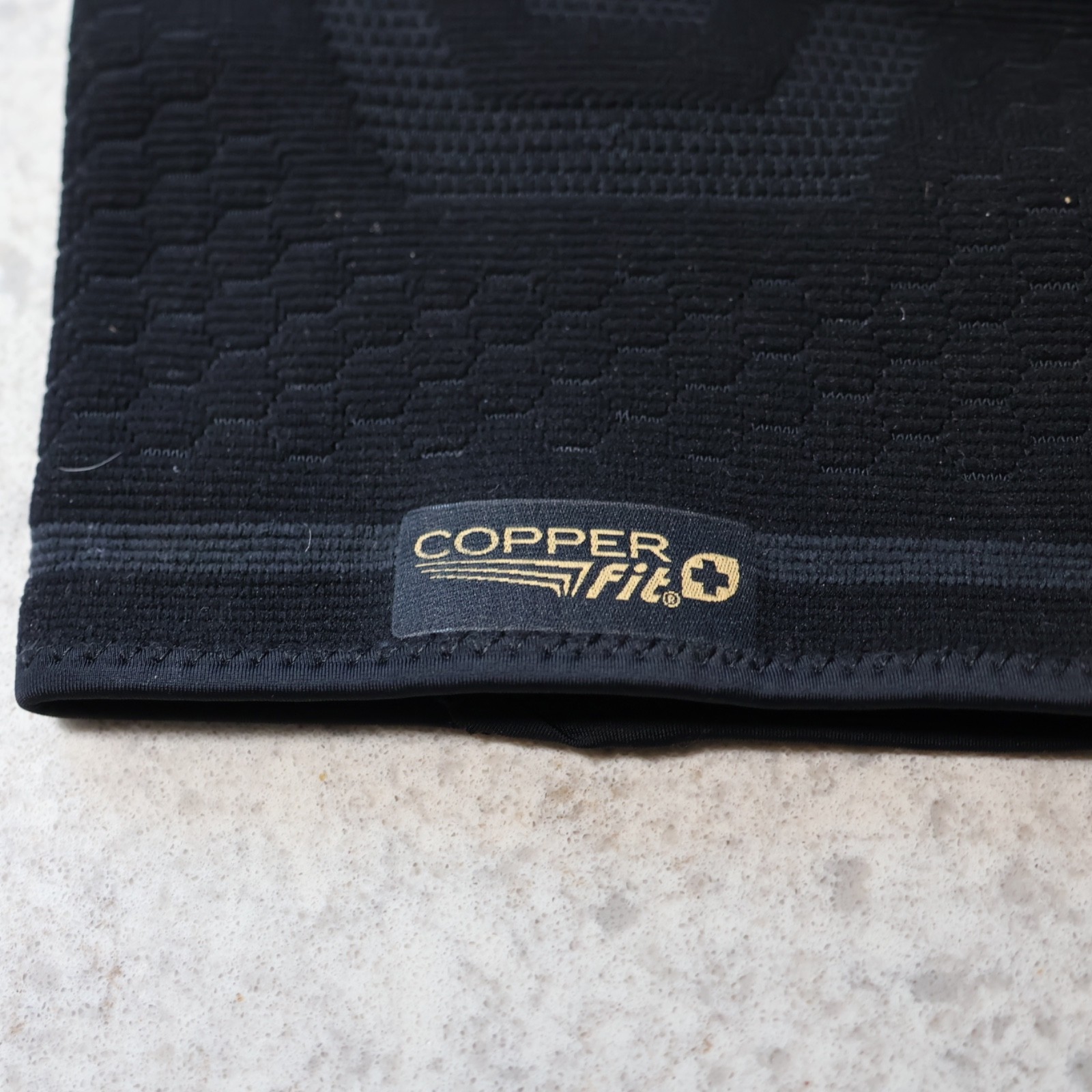Copper Fit Elite Compression Knee Sleeve W/Air Flow Technology. L/XL