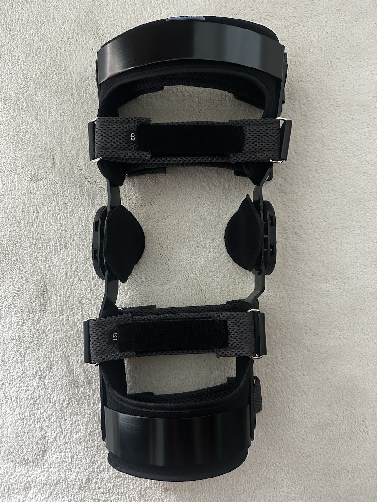 Alpha Medical Knee Brace AM-KN852MR-11 Medium Black Adjustable Breathable