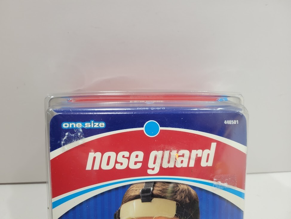 Mueller Adjustable Nose Guard, Maximum Support Level 440501