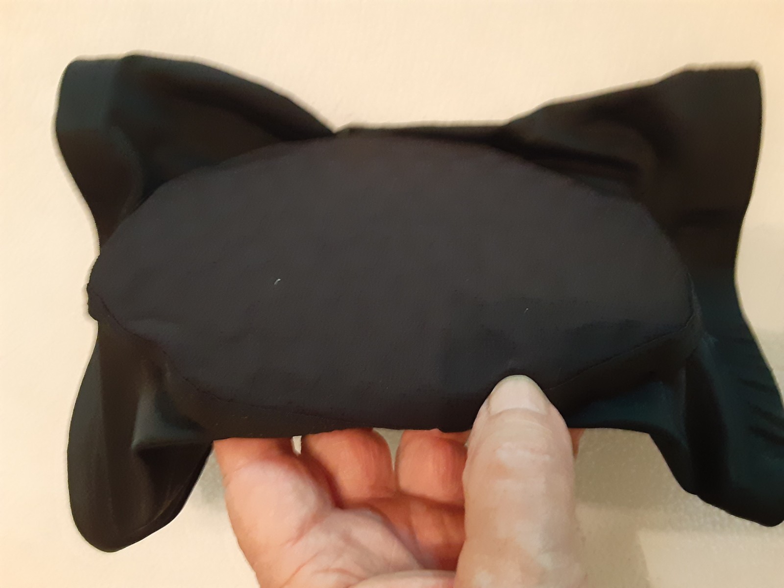 LIGHTWEIGHT KNEE SLEEVE WITH PAD