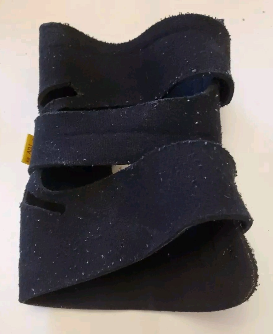 3M FUTURO Knee Performance Support, Fits Right & Left X-LARGE Preowned