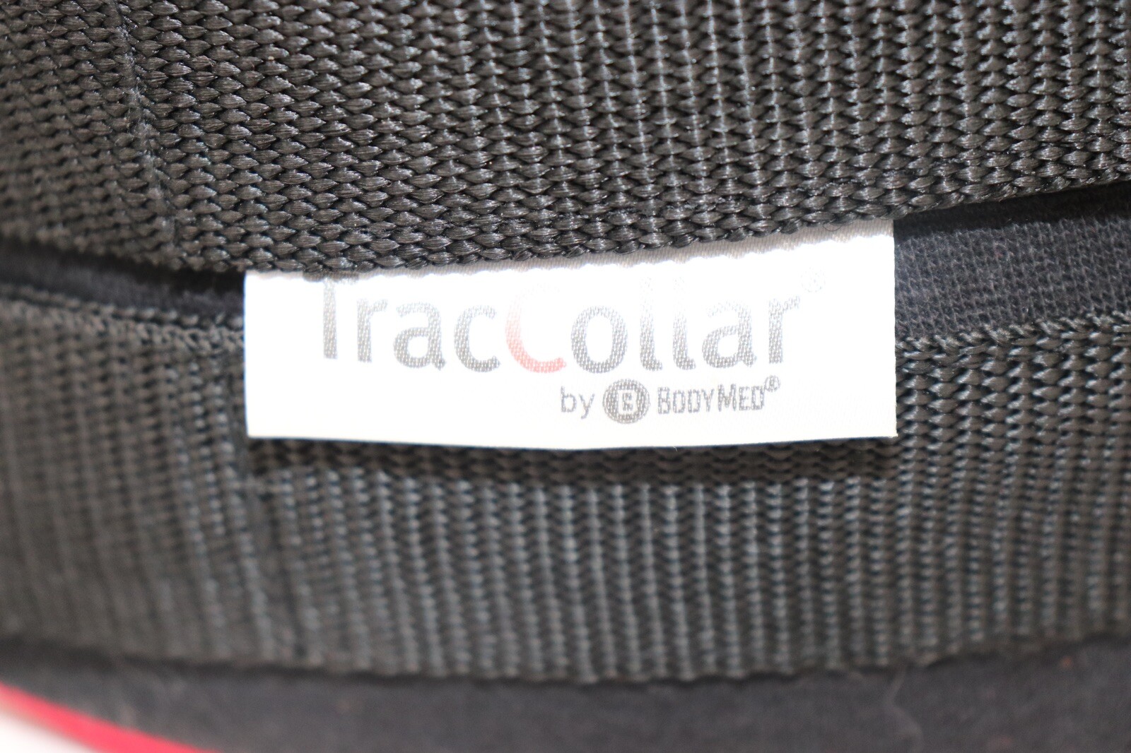 TracCollar Inflatable Neck Traction Device Small/ Medium Red very clean w tags