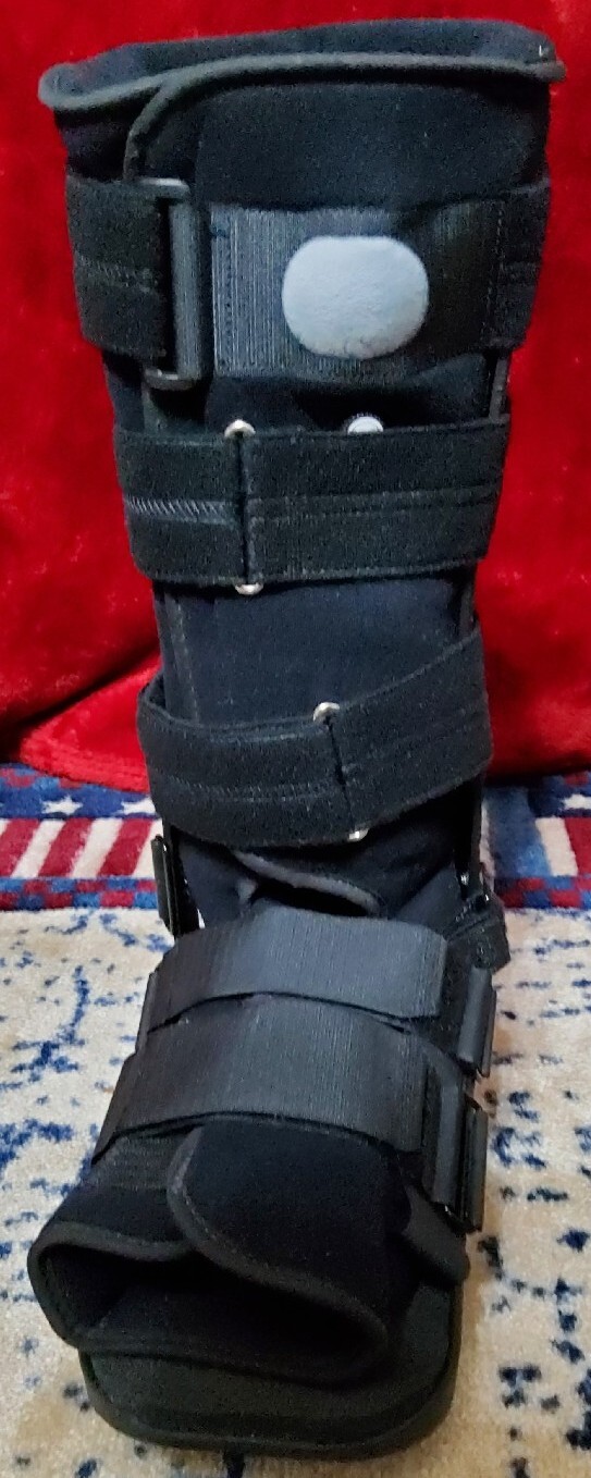 MaxTrax Med Pneumatic Medical Air Brace/Walking High Boot Closed Heel With Pump