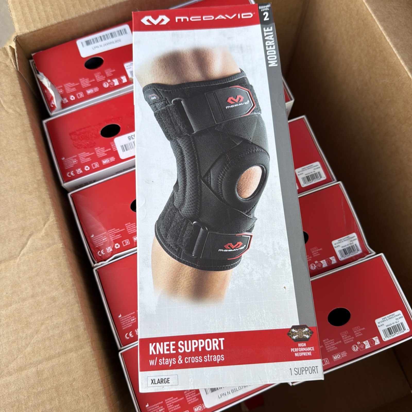 Mcdavid Level 2 Knee support w/ stays & cross straps size X-large 16-17.5