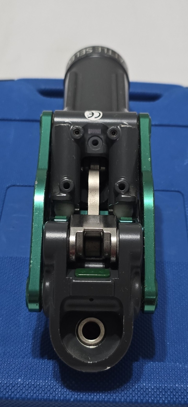 Seattle Select Stance Flexión Polycentric Prosthetic Knee In Excellent Condition