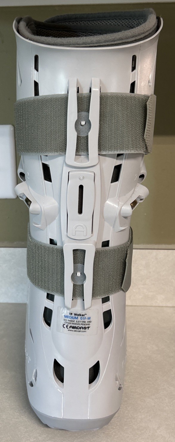Aircast FP Walker Medium 01F-M Inflatable Deflatable Medical Walking Boot w/Pump