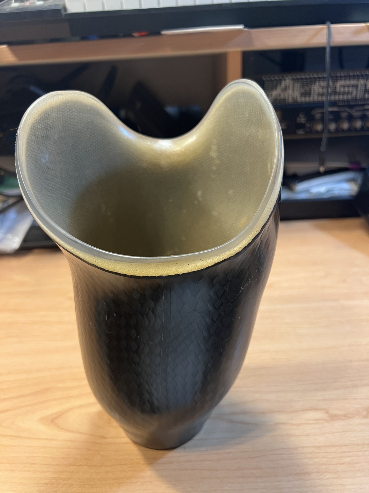 Right leg Below Knee (BK) Prosthetic Socket Carbon Fiber USED