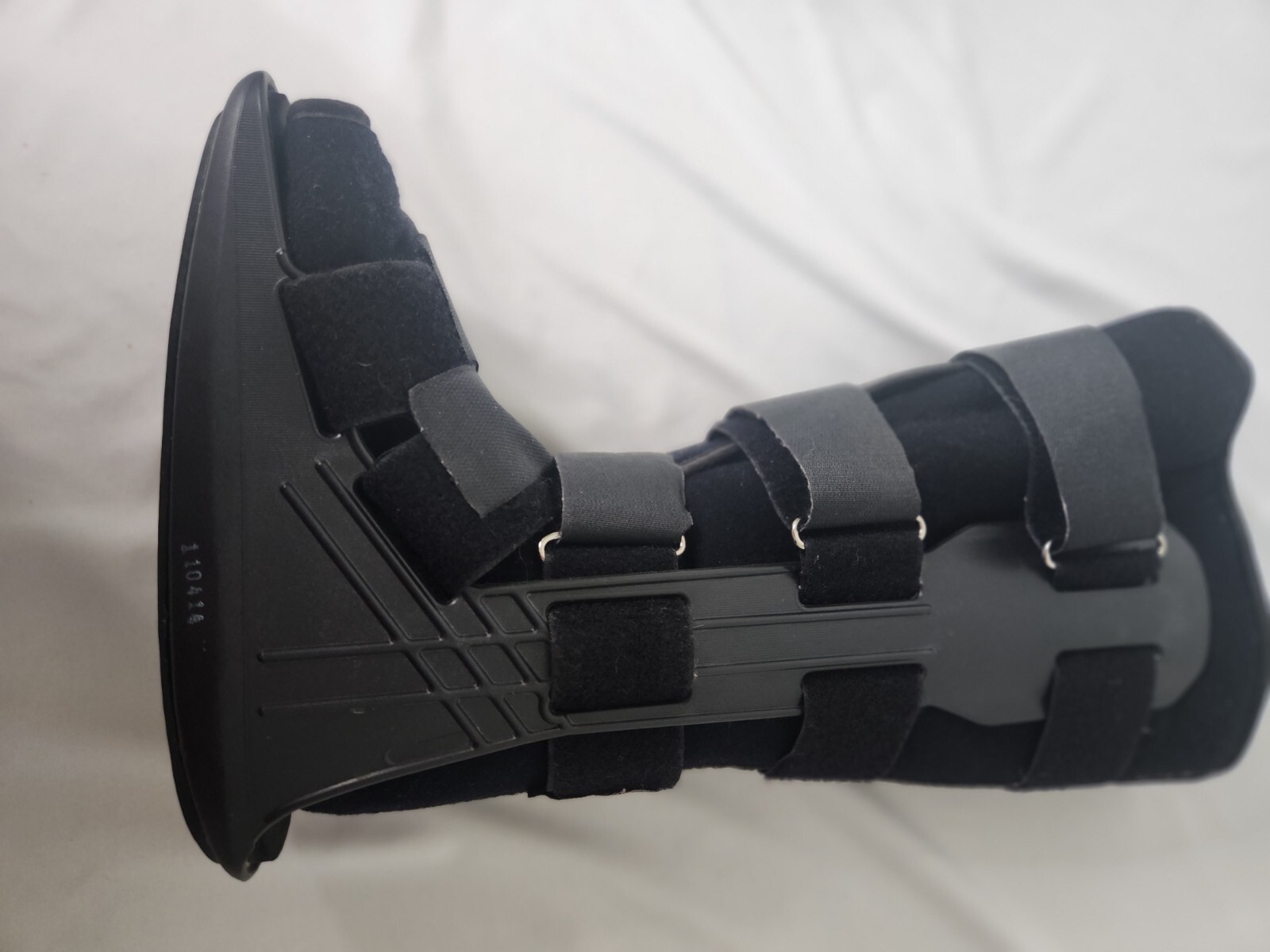 DJ Orthopedic Walking Boot Size Medium Brace Ankle Foot DJO LLC
