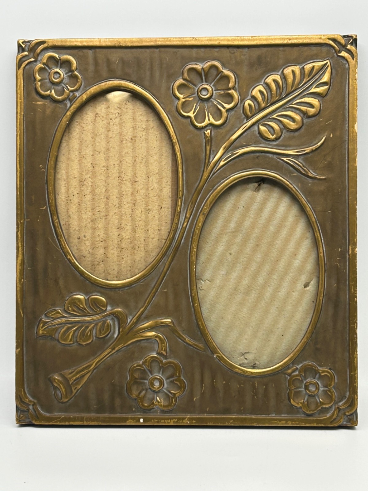 Vtg Hand Carved 11″x10″ Wood Frame Gold Gilt Floral 2 Oval Pictures 5.5×3.75