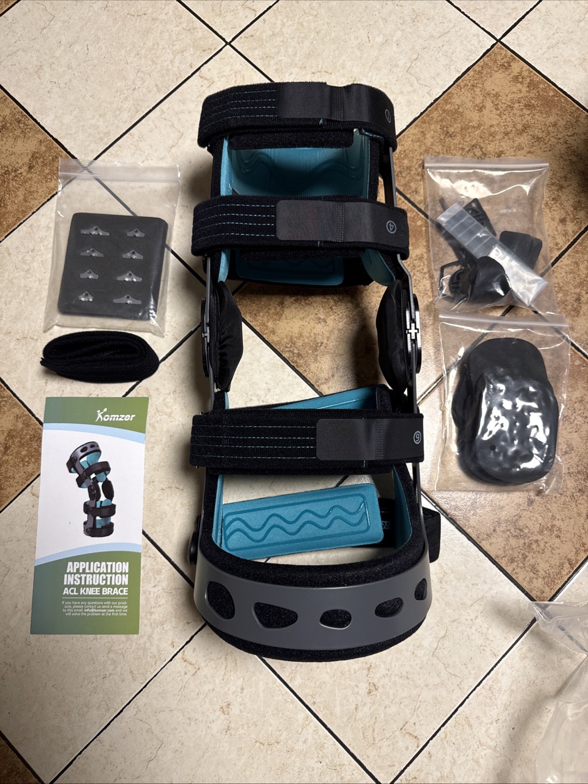 Komzer ACL Knee Brace for Ligament Injuries Sports Arthritis Left Extra large