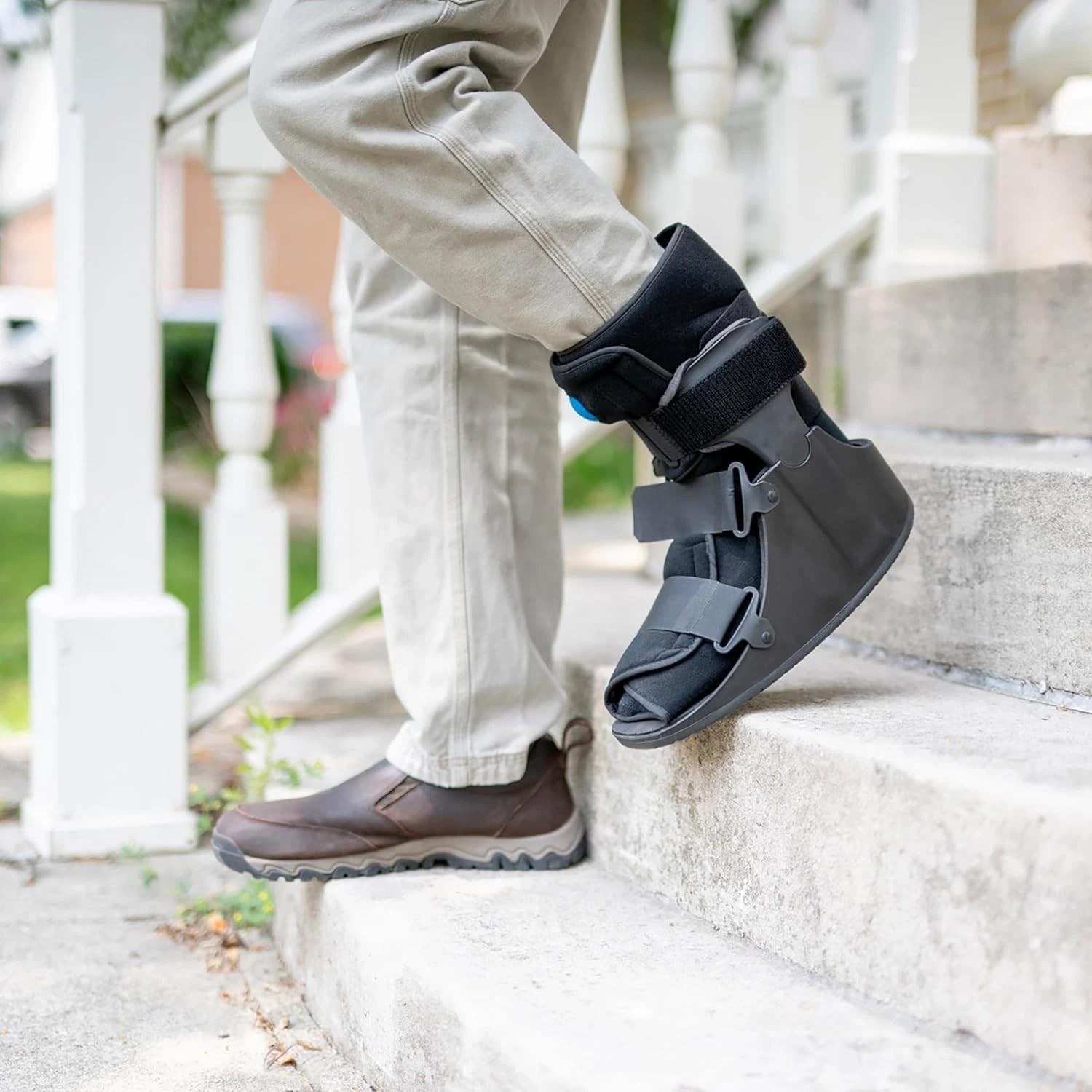 United Ortho USA14115 Healing Air Cam Short Walker Boot Fracture Support Black