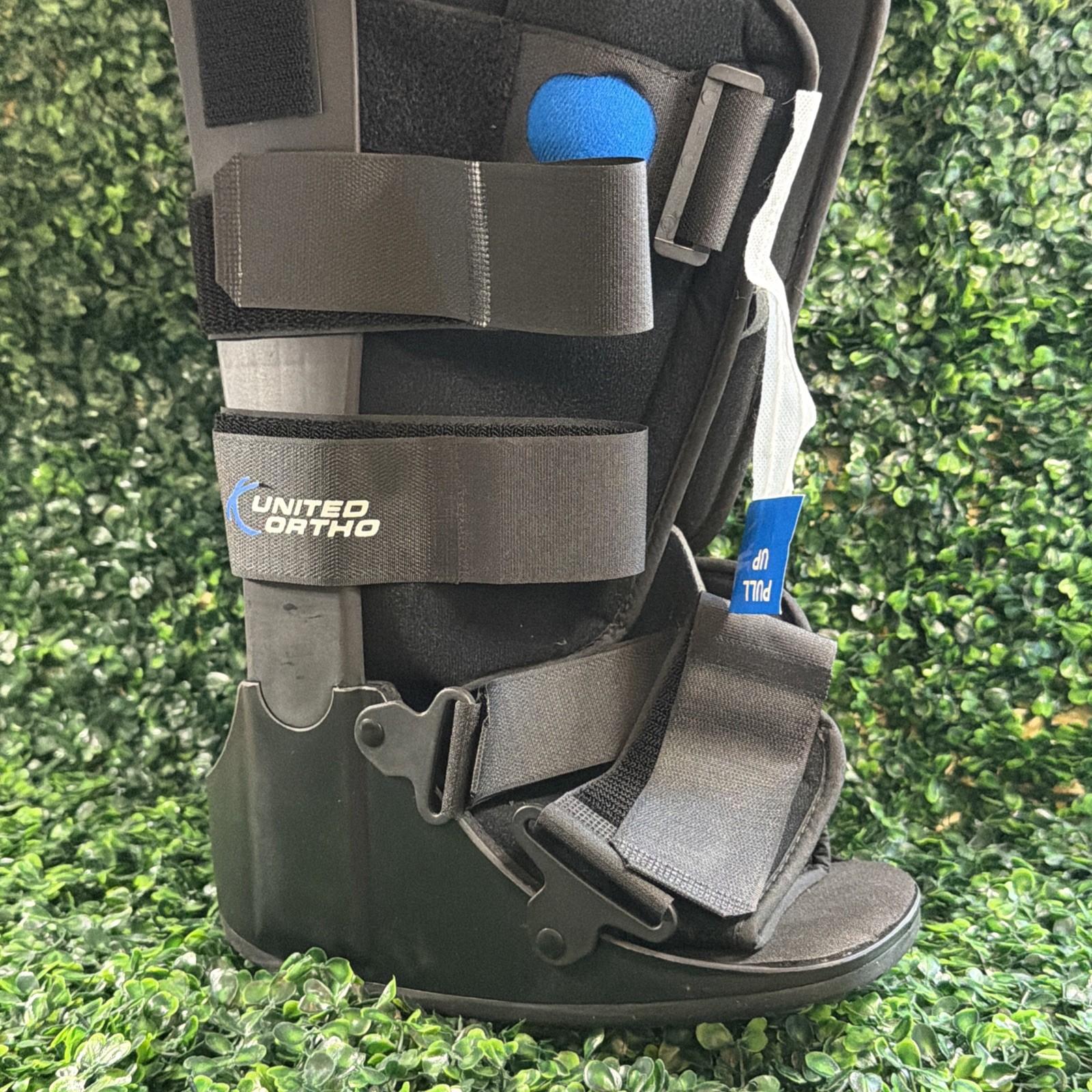 United Ortho Short Air Cam Walker Fracture Boot, Small, Black