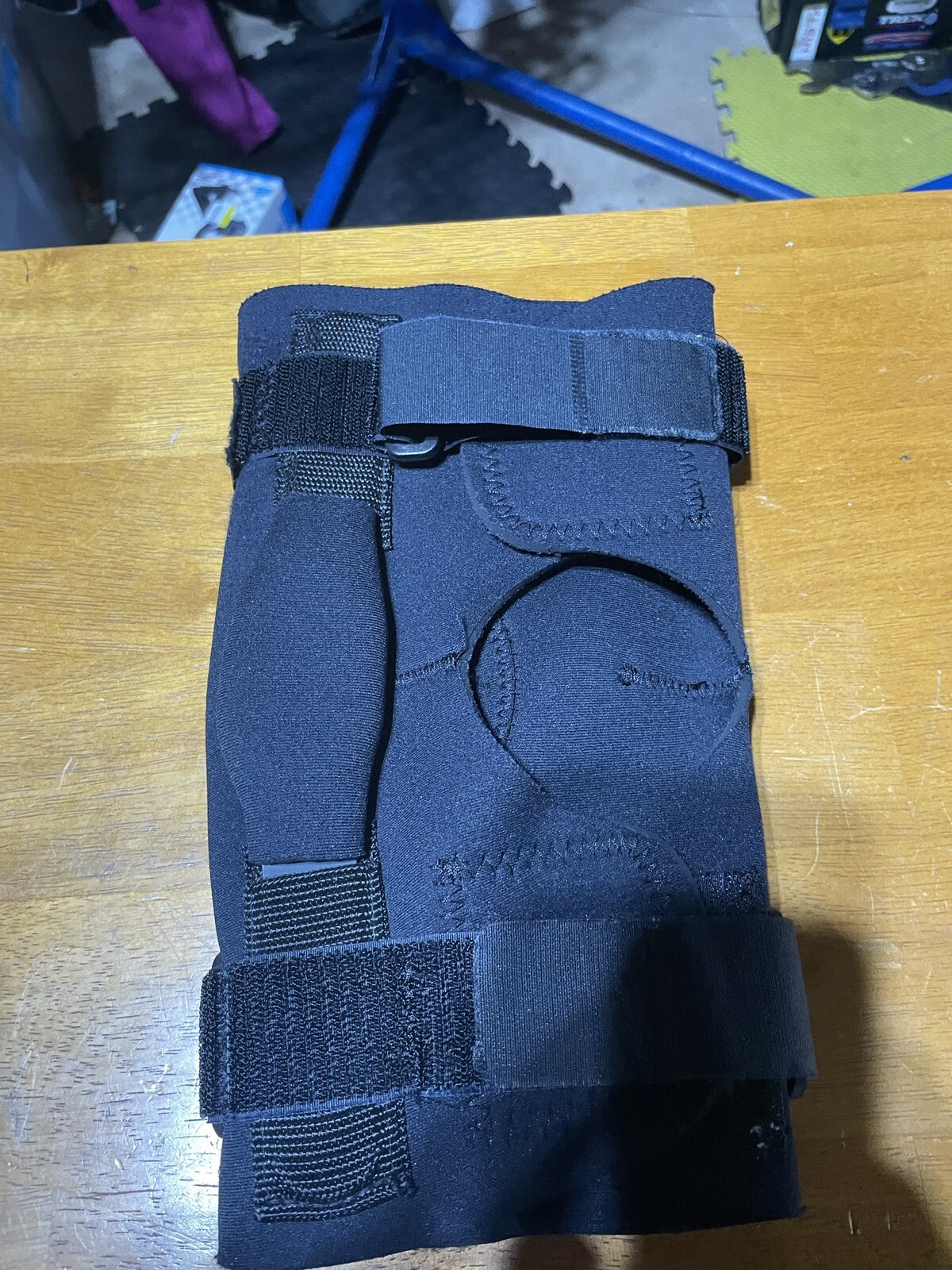 Futuro Sport Adjustable Knee Stabilizer Knee Brace
