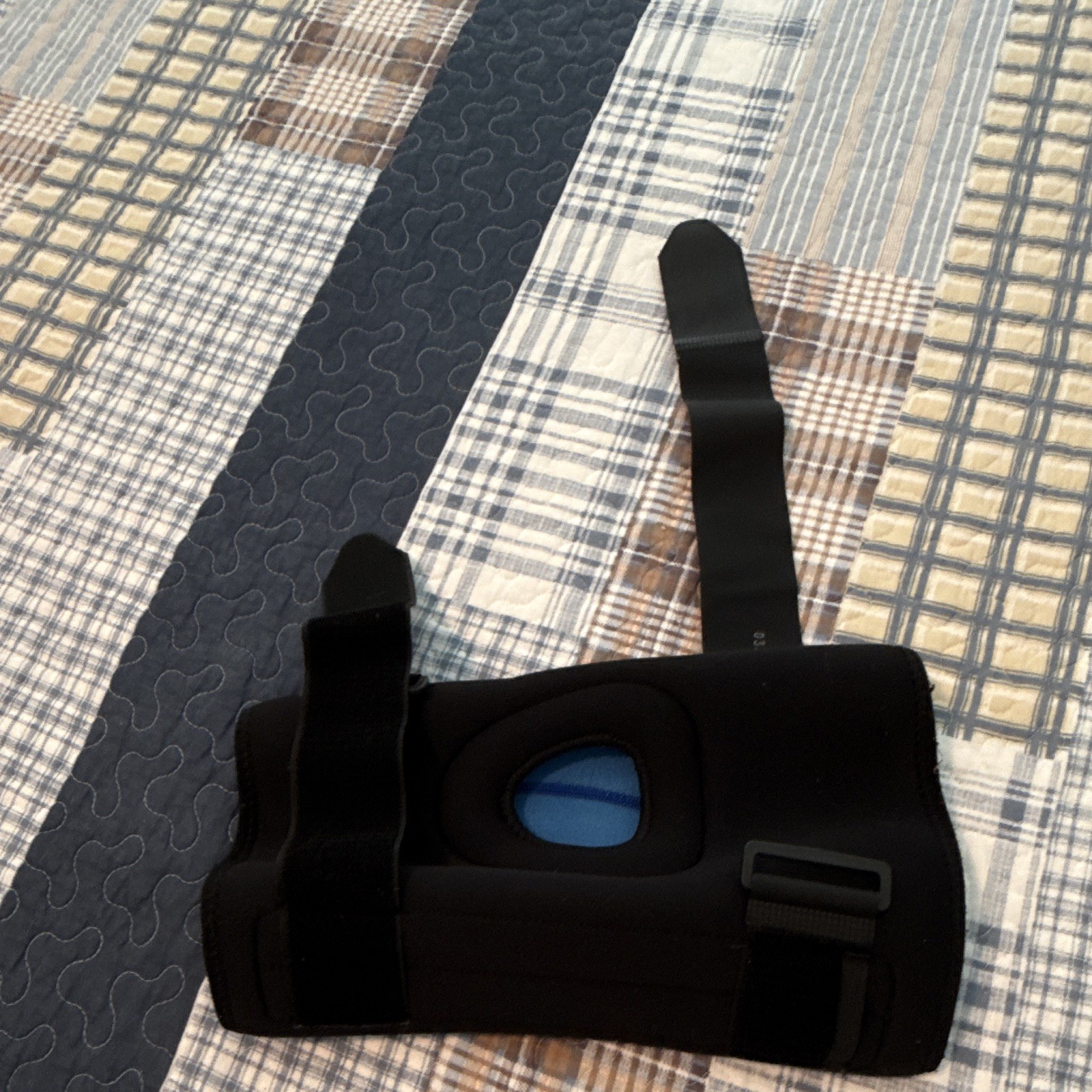 Adjustable Neoprene Knee Brace Stabilizer Support, One Size, Black/Blue