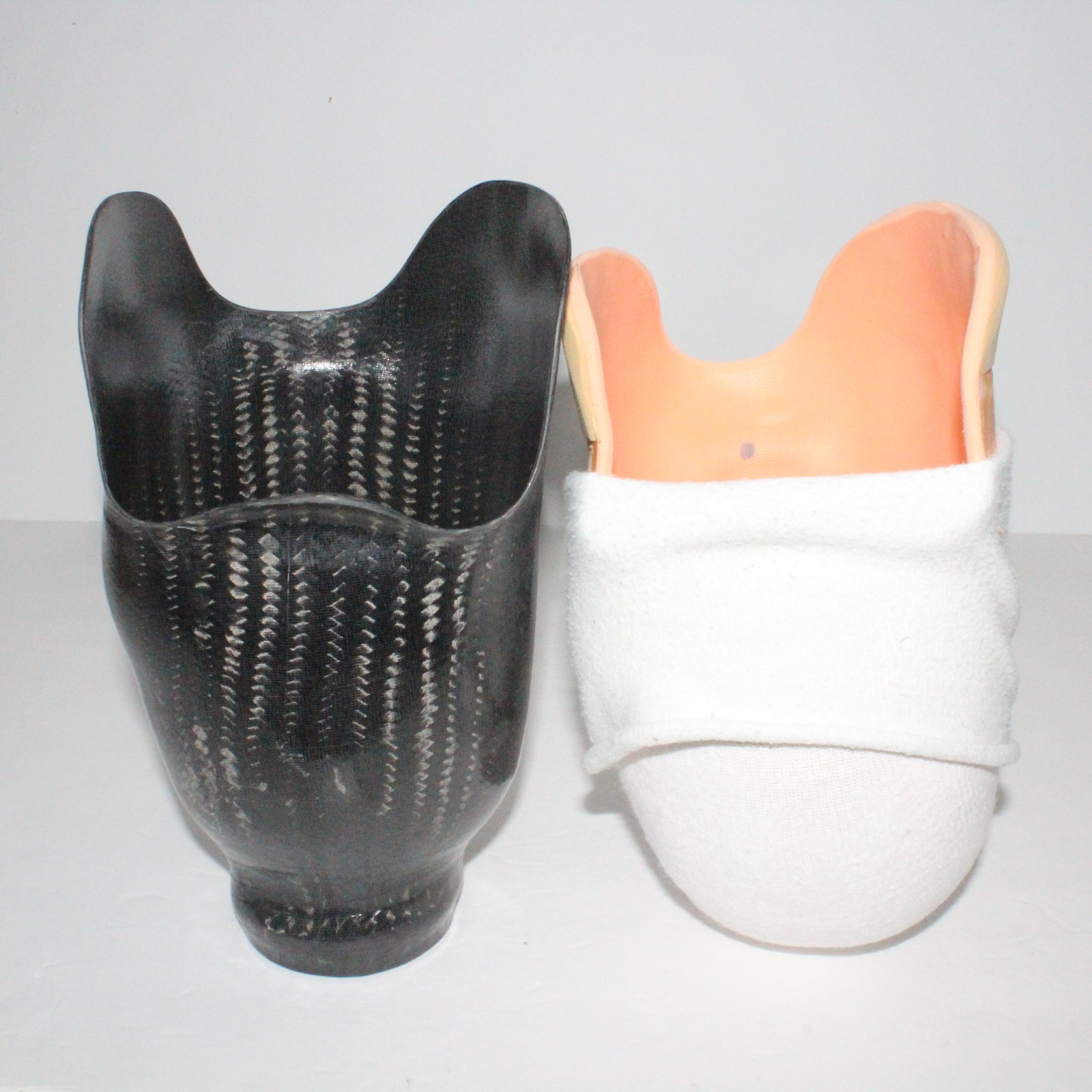 VERY CLEAN BELOW-KNEE CARBON FIBER PROSTHETIC LEFT SOCKET w/ FOAM COMFORT INSERT