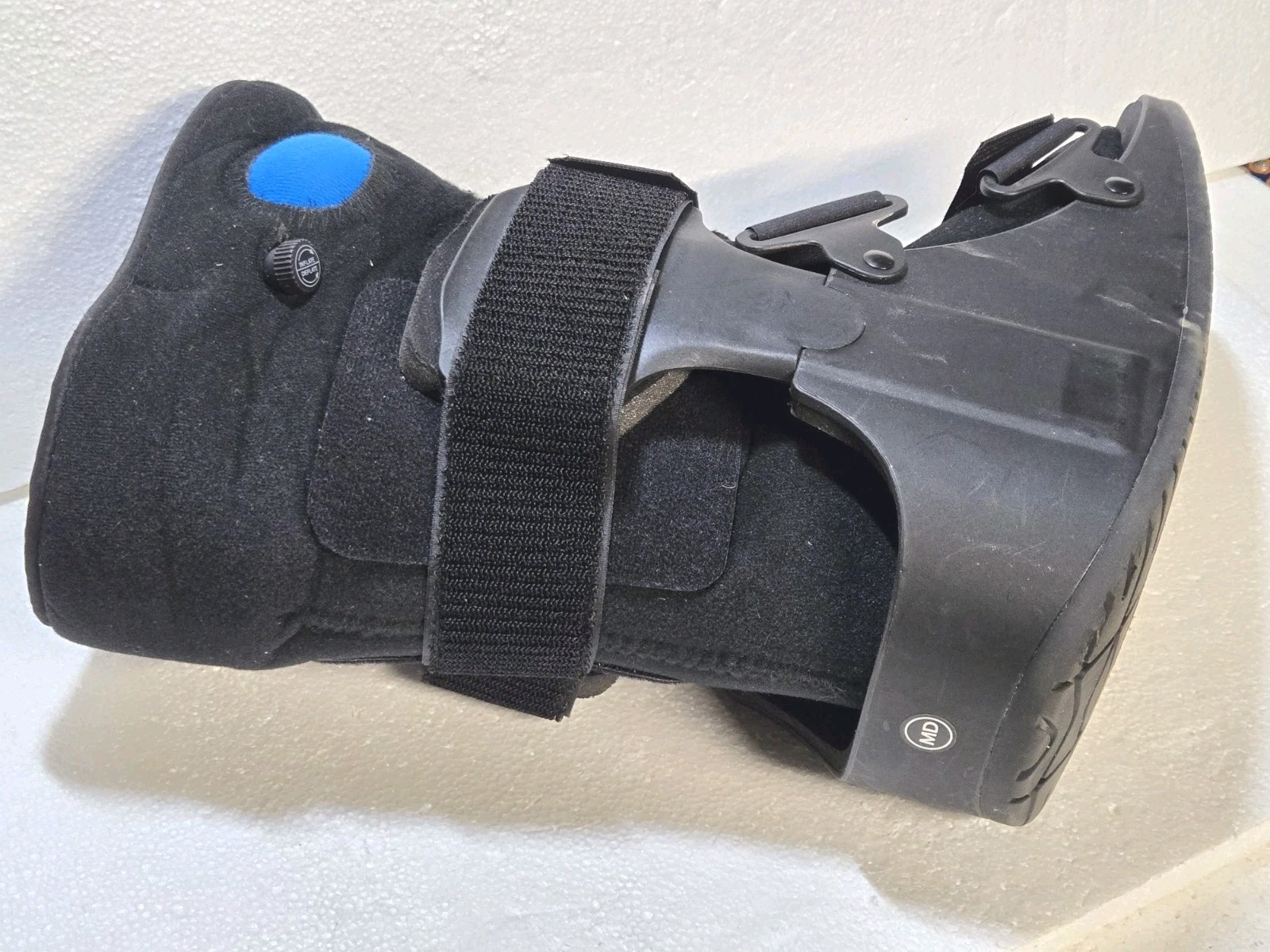 United Ortho Short Air Cam Walker Fracture Boot Medium Black