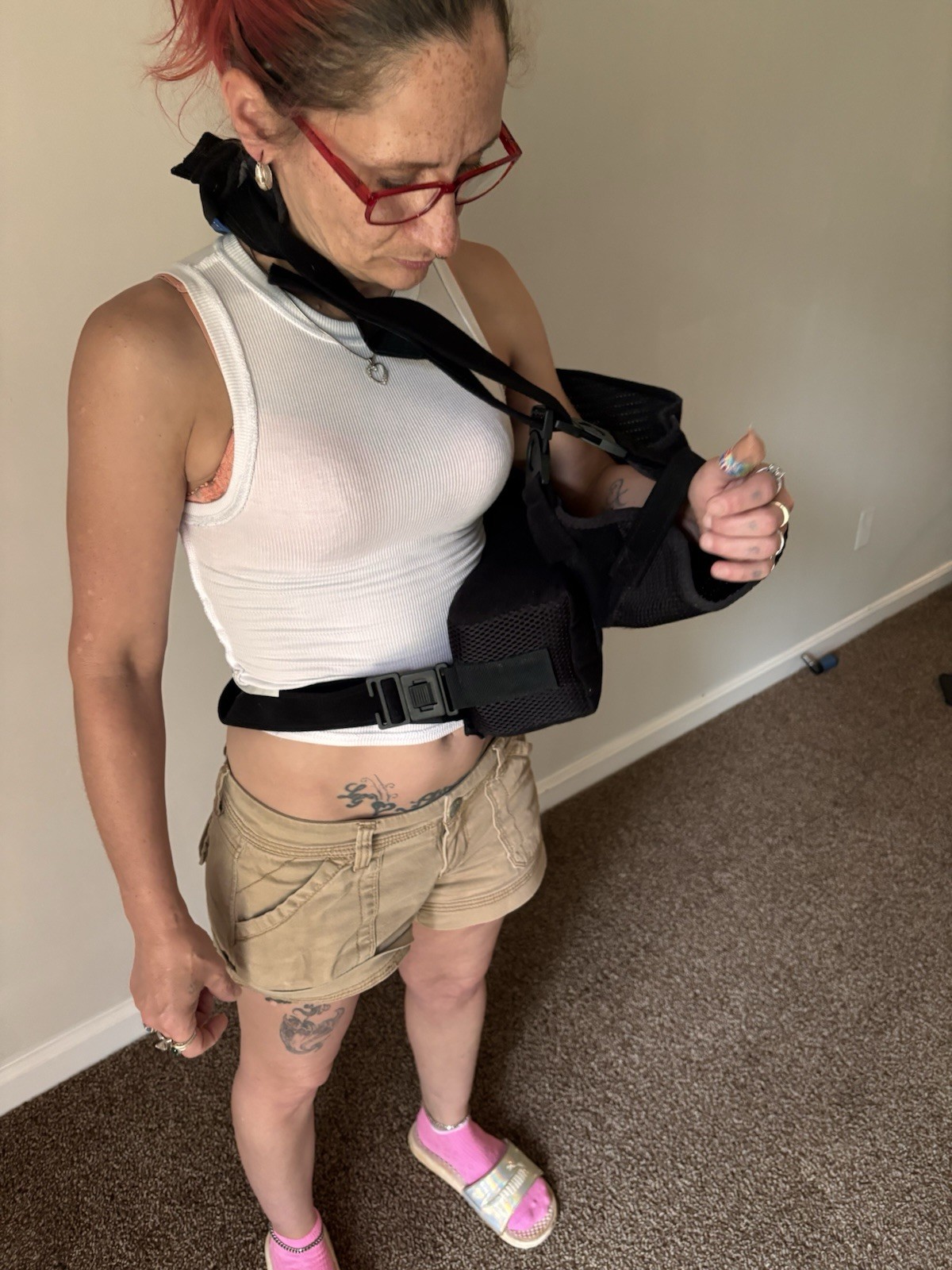 DeRoyal Shoulder PAD Abduction Sling”, Shoulder Pillow Abduction Device”.