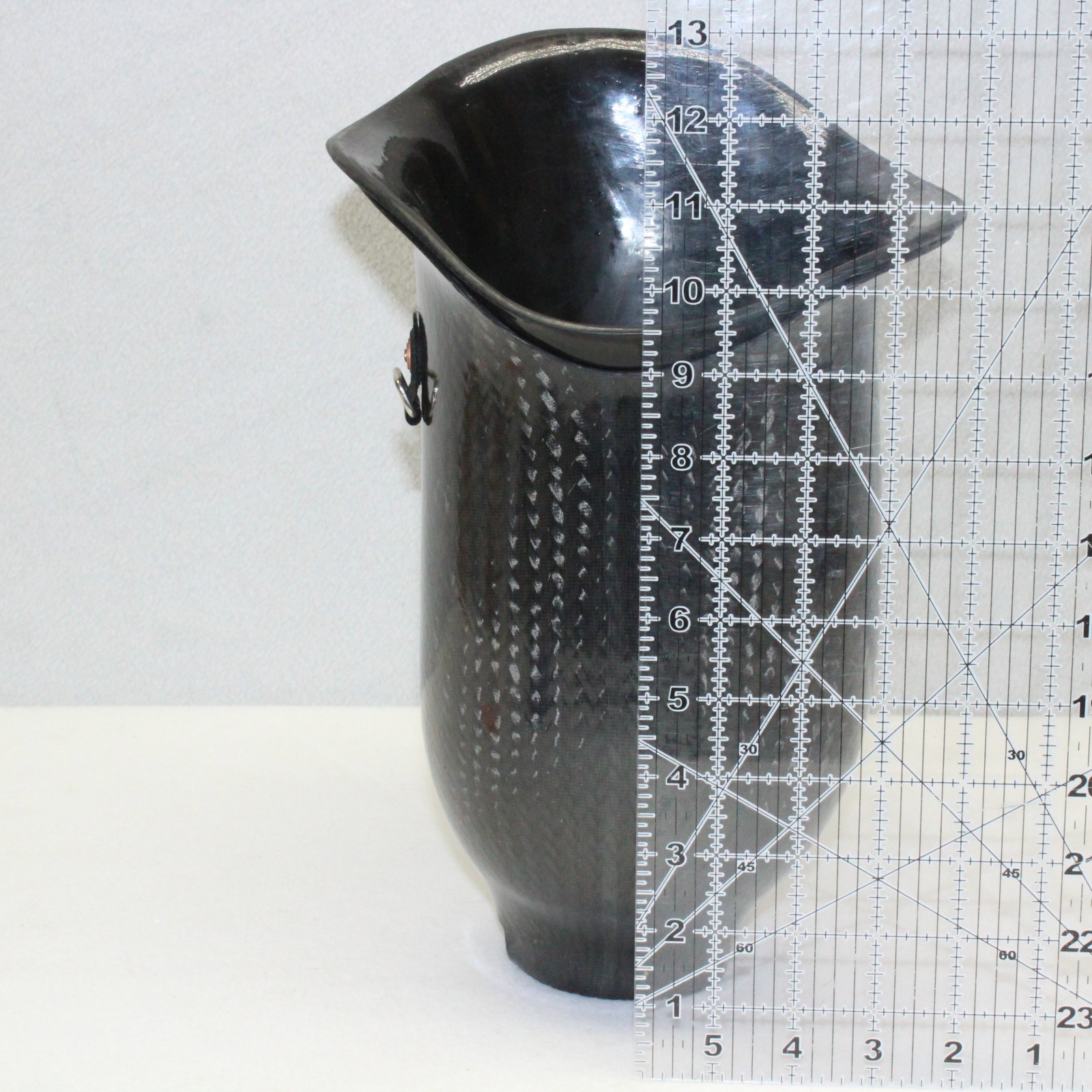 ABOVE KNEE CARBON FIBER PROSTHETIC RIGHT LEG SOCKET SYSTEM ~ W=6″ H=9.5-13″