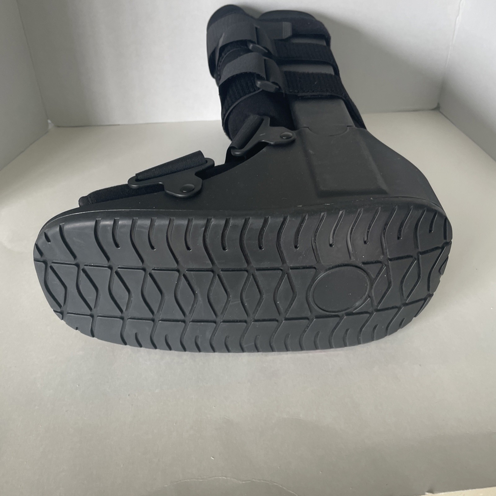 United Ortho Air Cam Walker Fracture Boot Unisex Medium Black Adjustable 14107