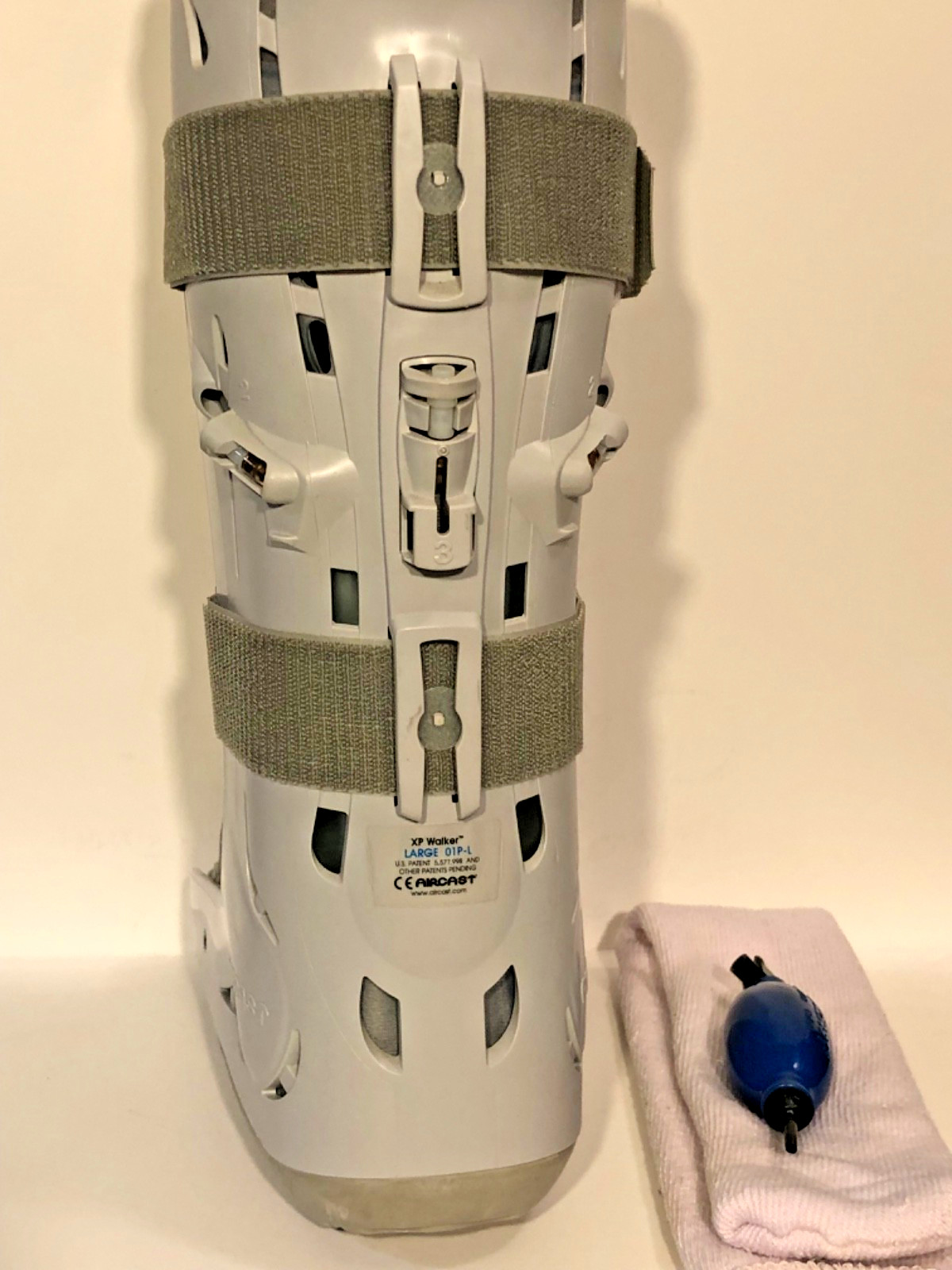 Aircast XP Walker Boot Large 01P-L Pneumatic Orthopedic Foot Brace with Pump