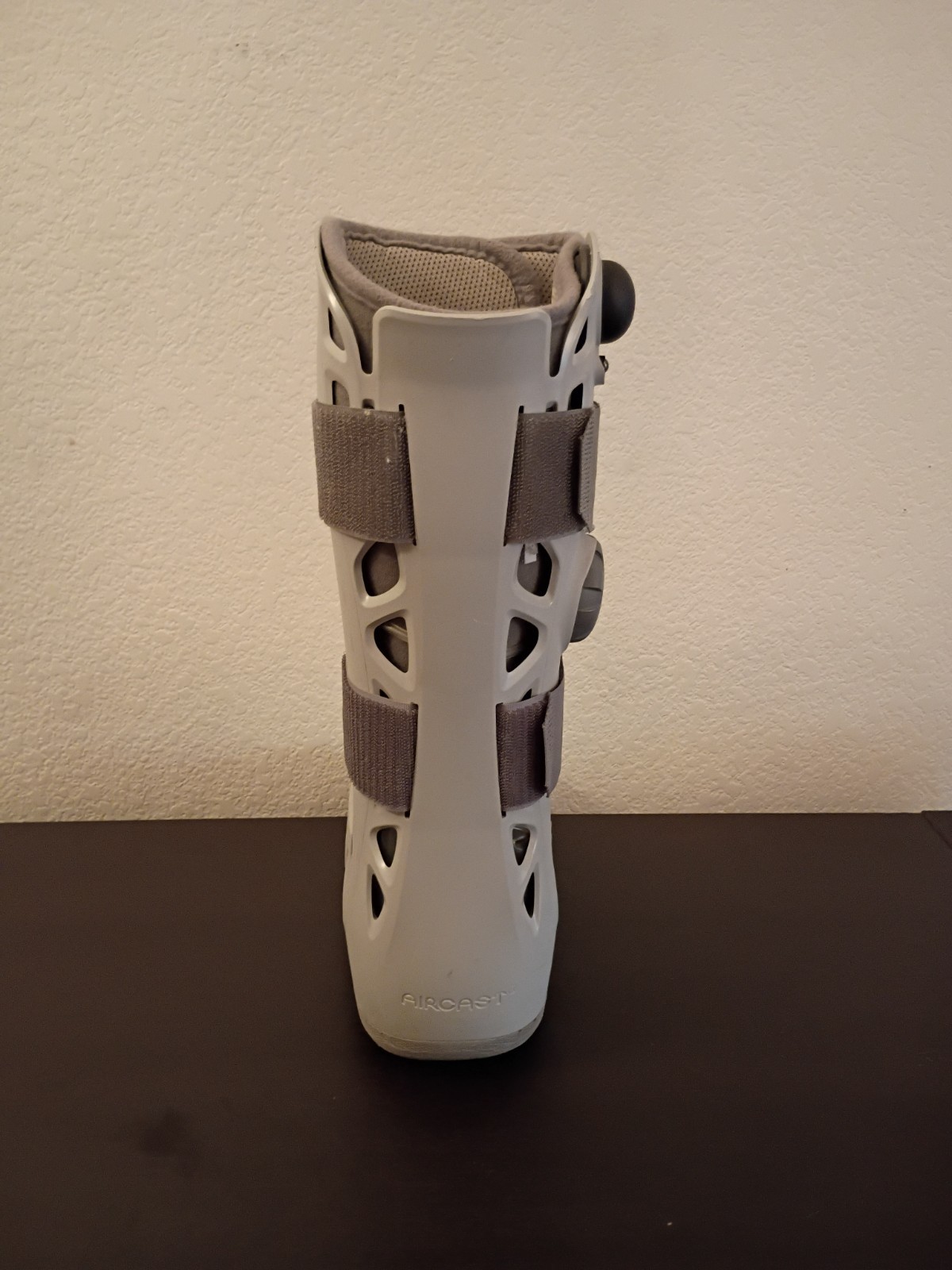 Aircast AirSelect Pneumatic Walker Boot — Size Small — Gray