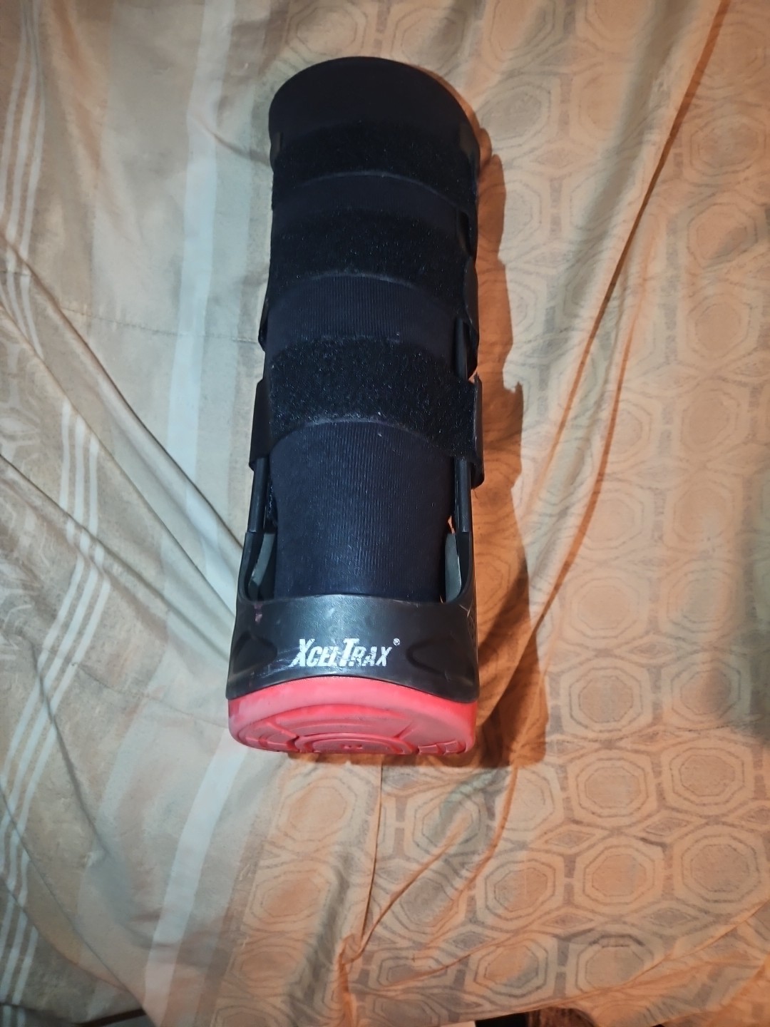 Xcel Trax Orthopedic Walking Boot Size Medium **USED**