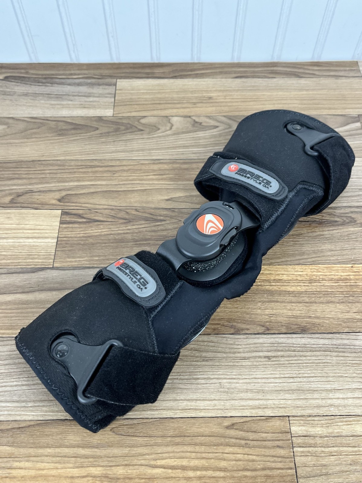 Breg Freestyle OA Knee Brace Lateral Compartment Left Knee Medium