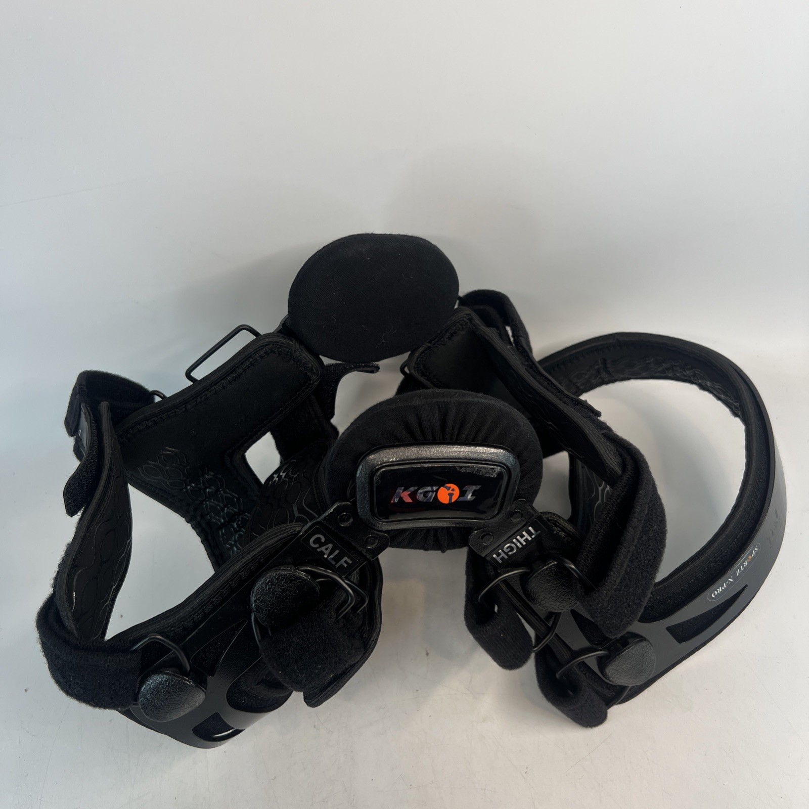 KGOI Sportz X-Pro Knee Brace for Men & Women Knee Support Size 21 Black