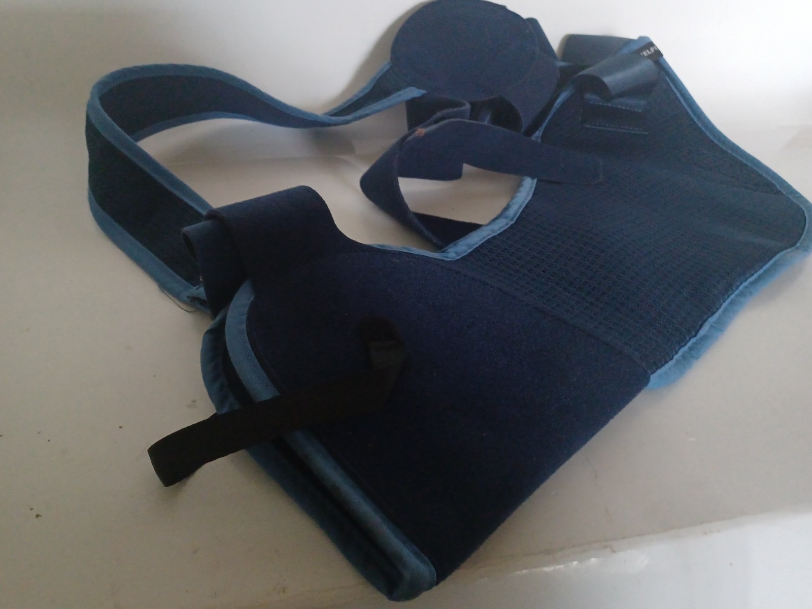 VELPEAU Medical Arm Sling Shoulder Immobilizer – Rotator Cuff Support Brace (L)