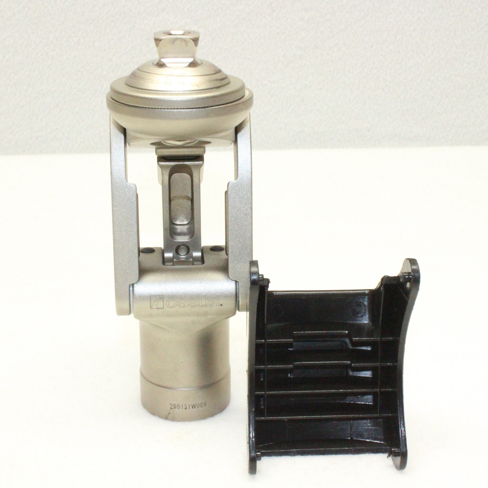 EXCELLENT OSSUR OFM1 BALANCE MECHANICAL POLYCENTRIC PROSTHETIC KNEE SYSTEM