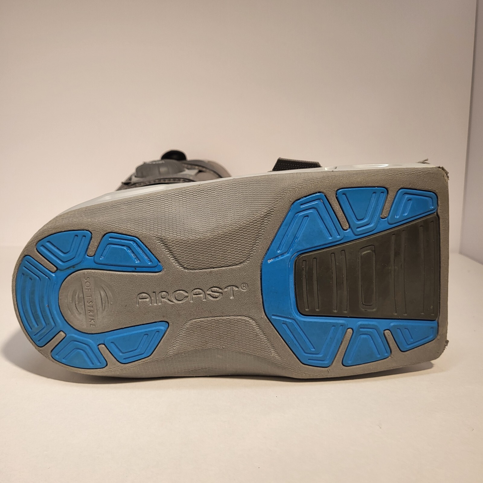 DJO Aircast Airselect Inflatable Walking Boot Medium 16” Tall Softstrike Tech