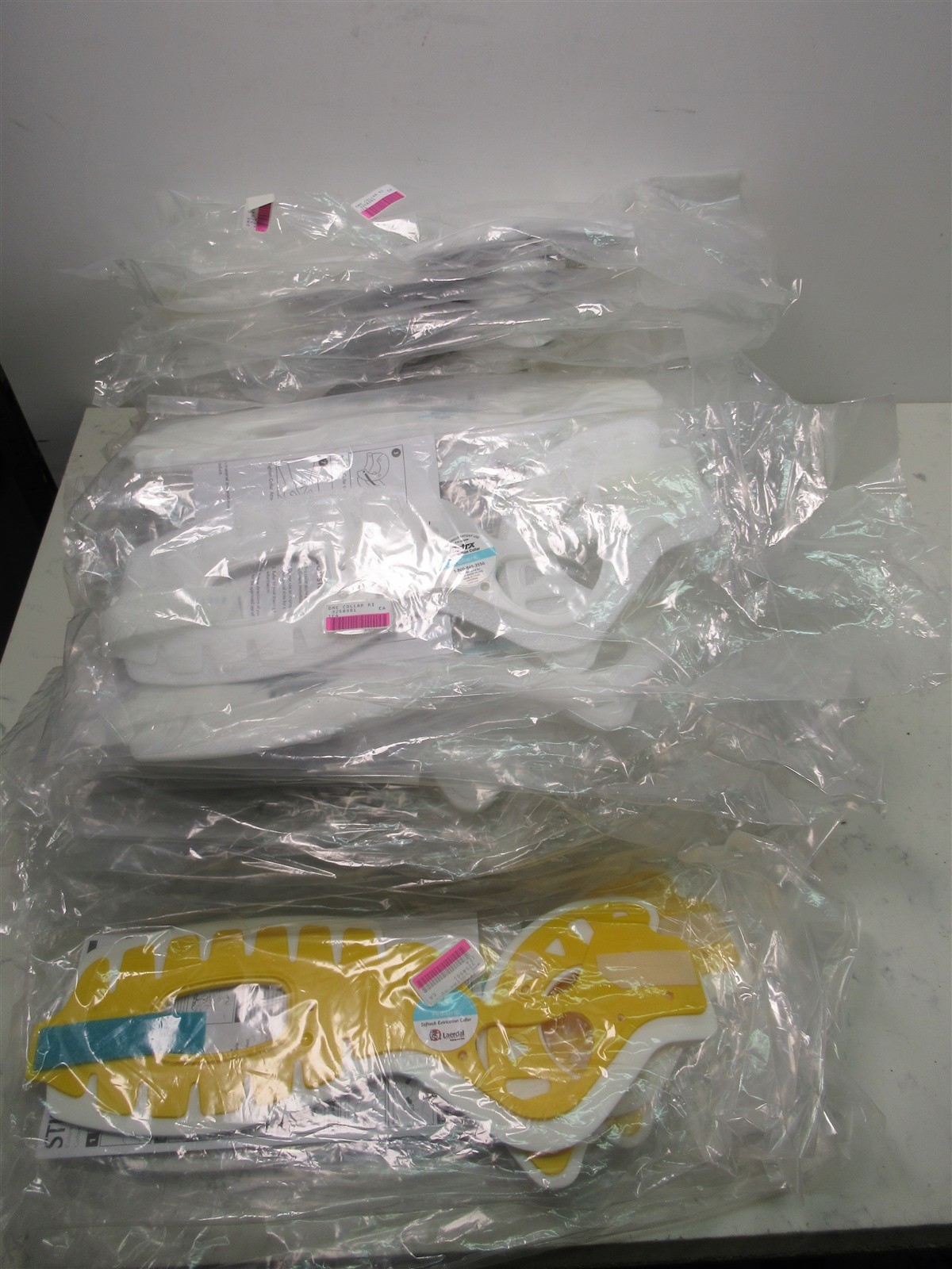 Lot of 40 Matrx Medical Pediatric Extrication Collars & 3 Laerdal Stifneck Units