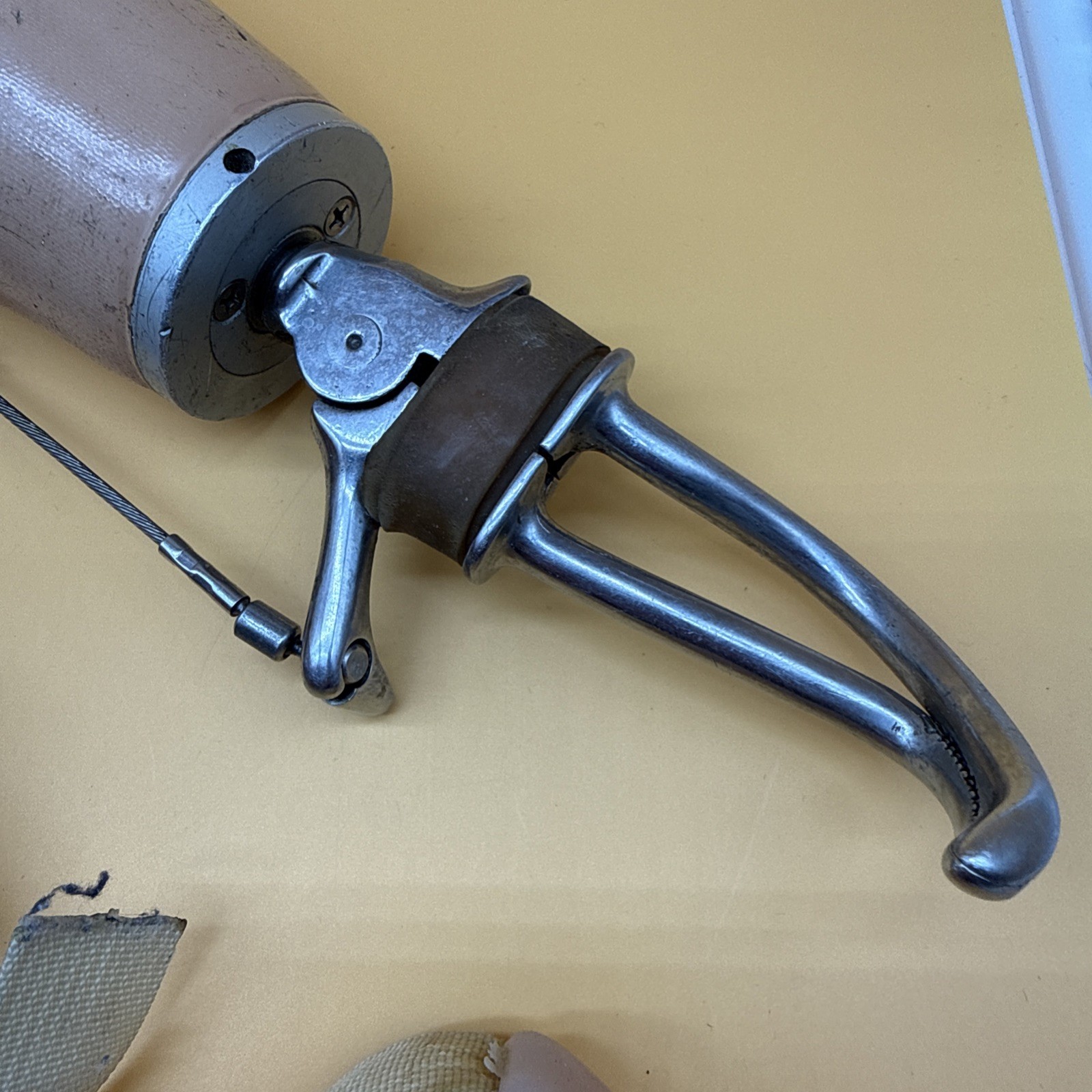 Vintage Prosthetic Adult Arm Body Powered Dorrance Hook & Hand Display Prop