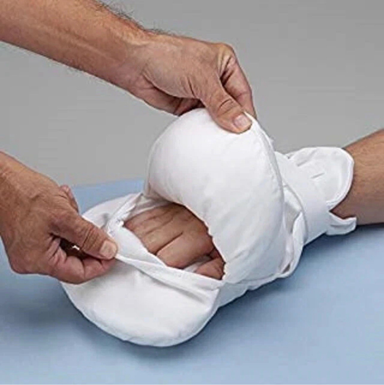 (2 Pairs) Posey Peek-A-Boo Mitt 2811 Double Mitt with Inspection Flap – NEW
