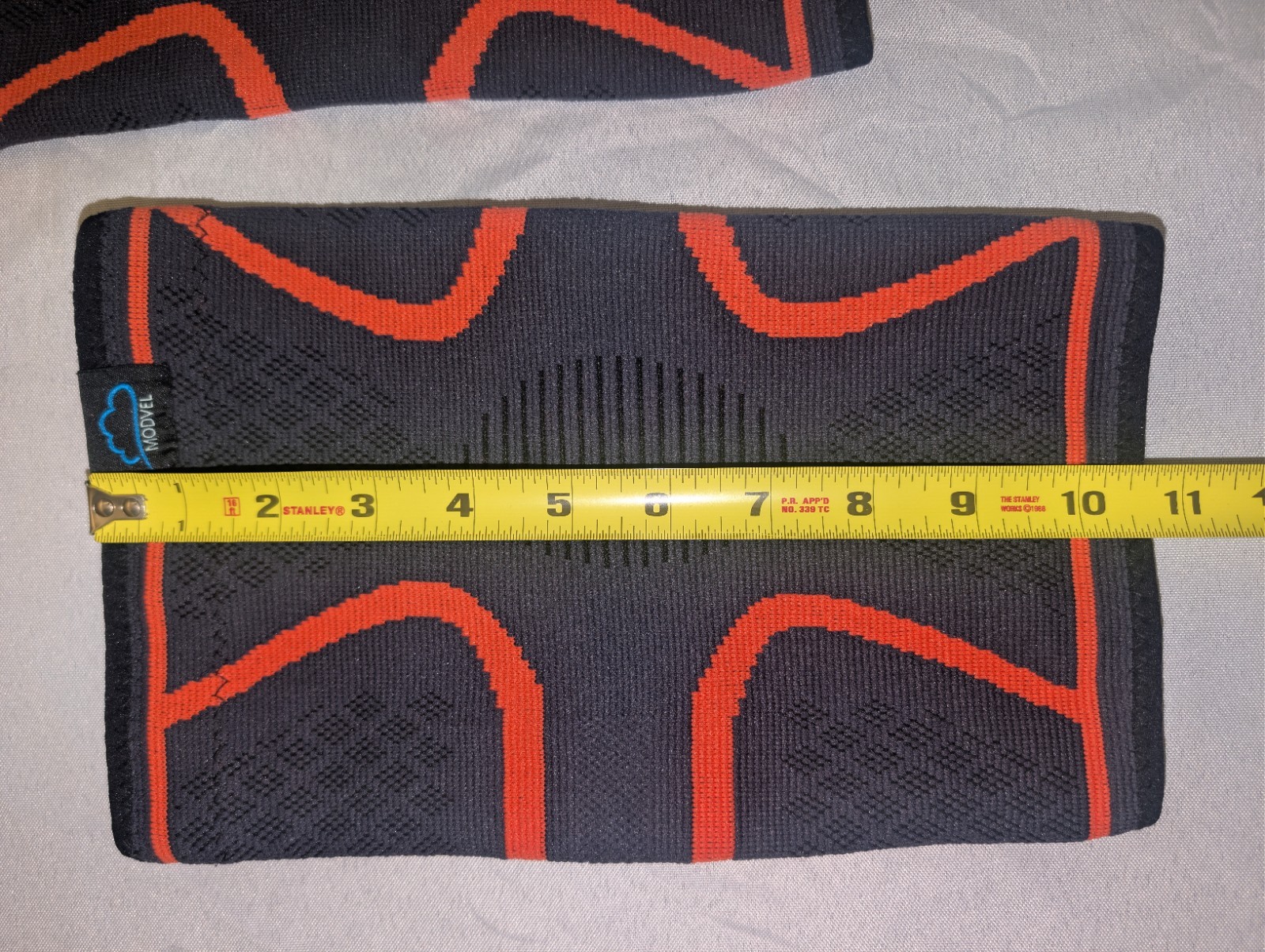 Modvel Knee Brace Large Compression Sleeve 2-Pack Black Orange Unisex Pair EUC
