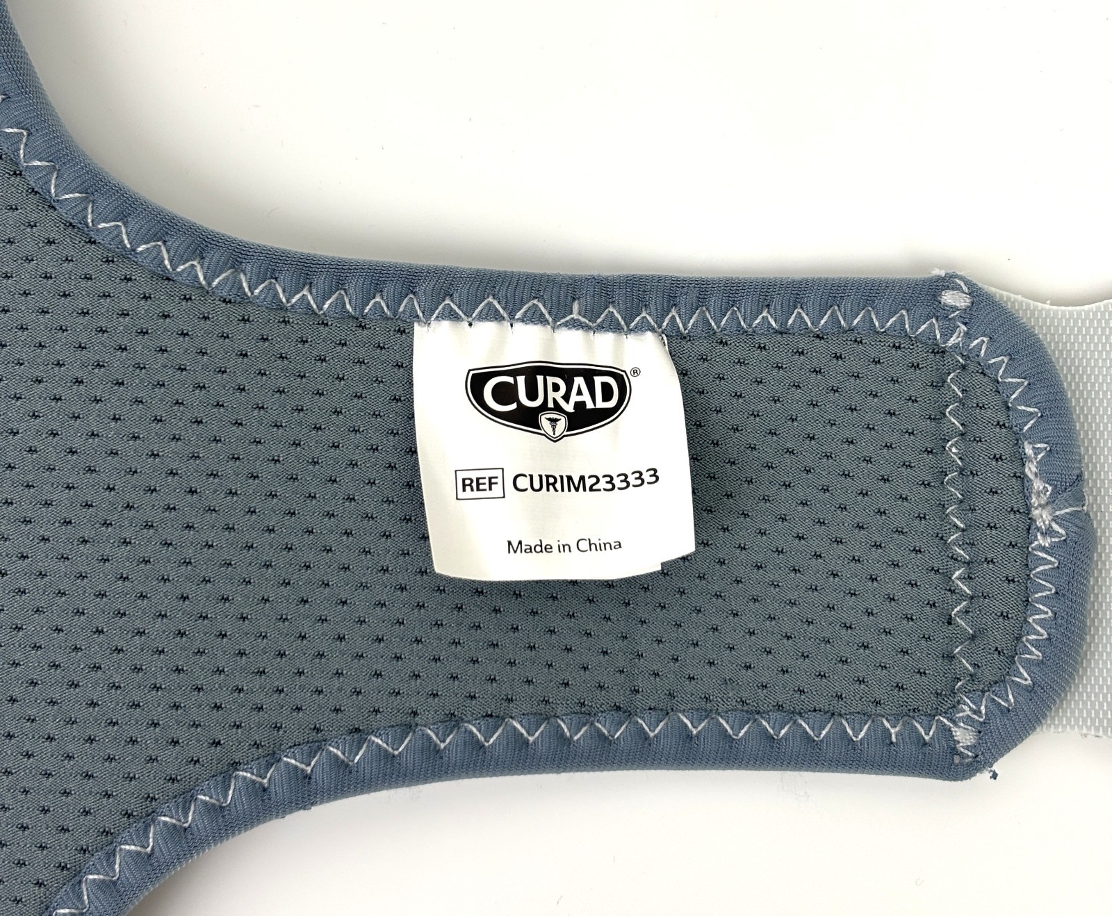 CURAD Performance Series IRONMAN Knee Support Universal Size Sprains Tendonitis
