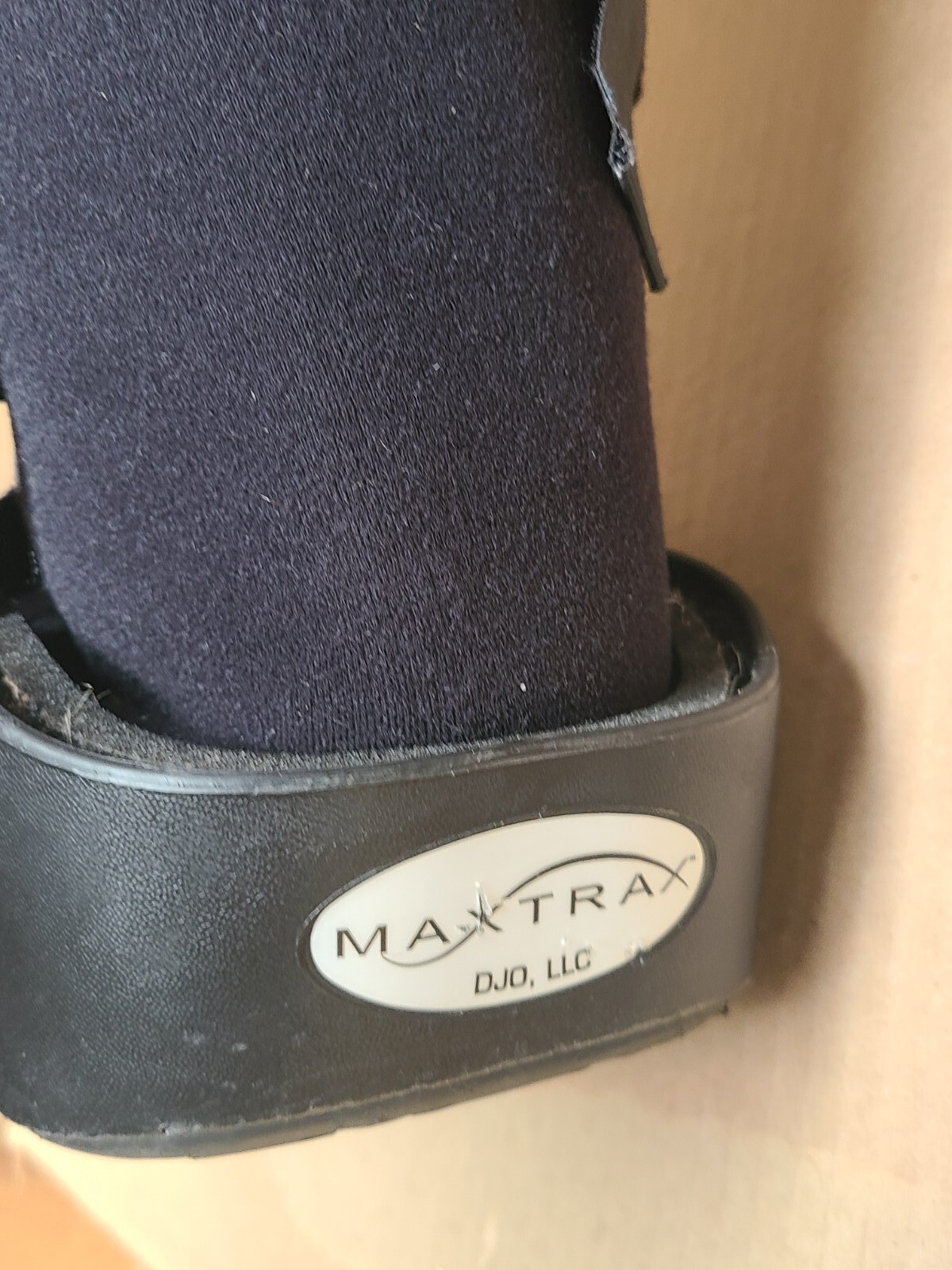 MaxTrax Orthopedic Size Medium Walking Boot Brace DJO Foot Brace