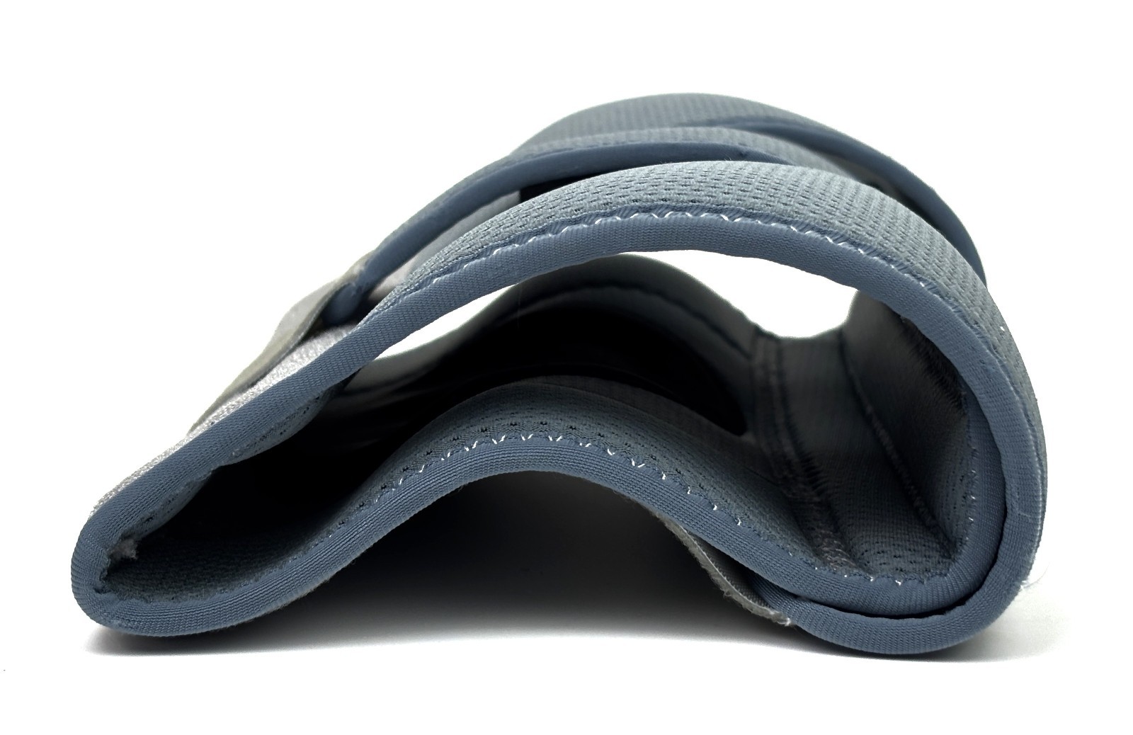 CURAD Performance Series IRONMAN Knee Support Universal Size Sprains Tendonitis
