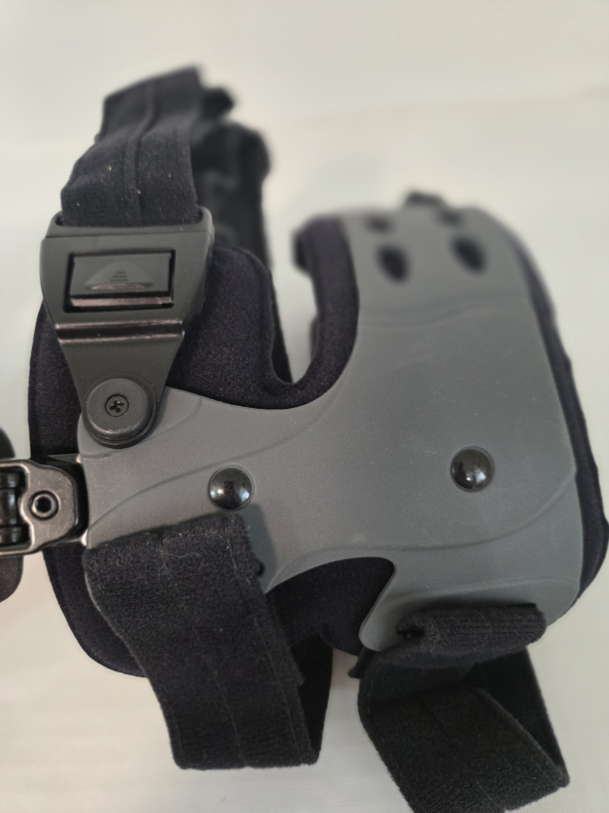Aryse Universal Metforce OA Knee Brace w/Suspension Sleeve FREE SHIPPING