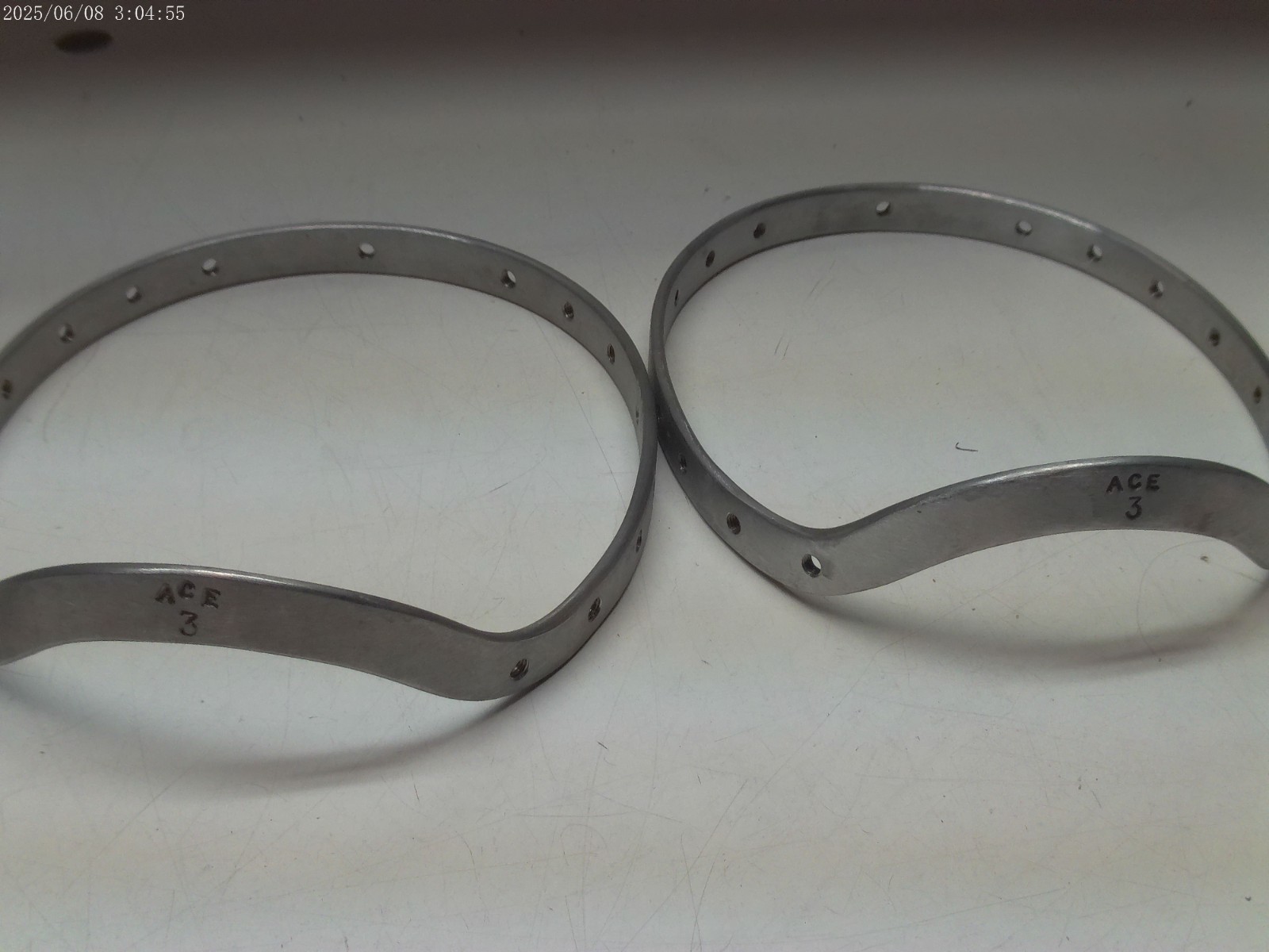 Lot 5) Size 1,2,3 Type Medical Cervical Crown Helmet Stainless
