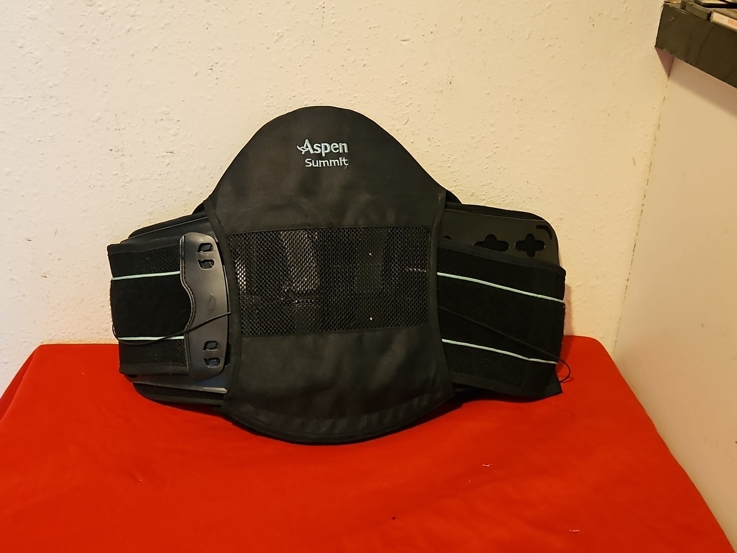 Aspen Back Brace Summit 637 Adjustable Large Black Compression Stabilization