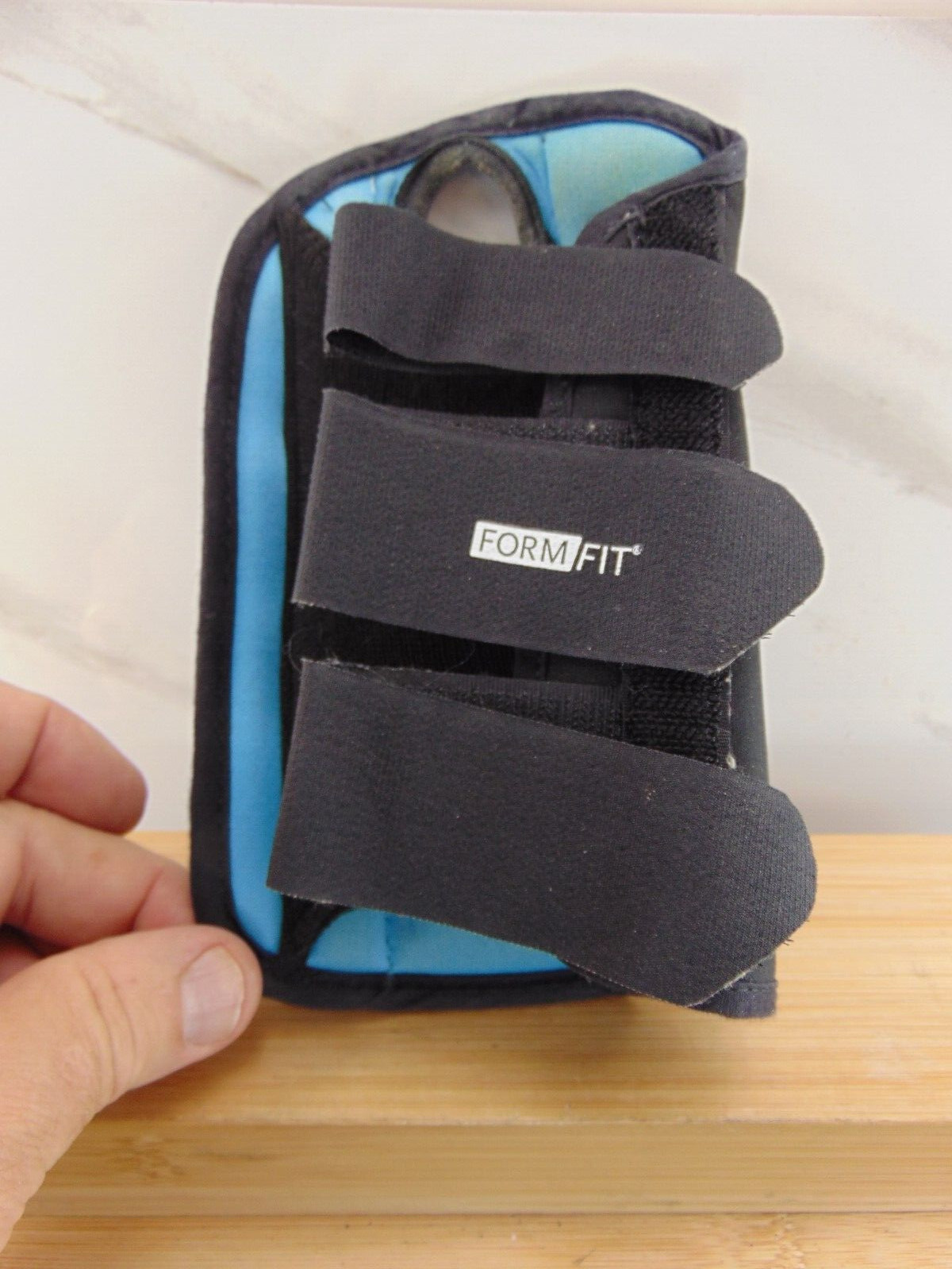 Ossur Formfit 8″ Wrist Brace – Tendonitis, Carpal Tunnel, Soft Tissue Injuries