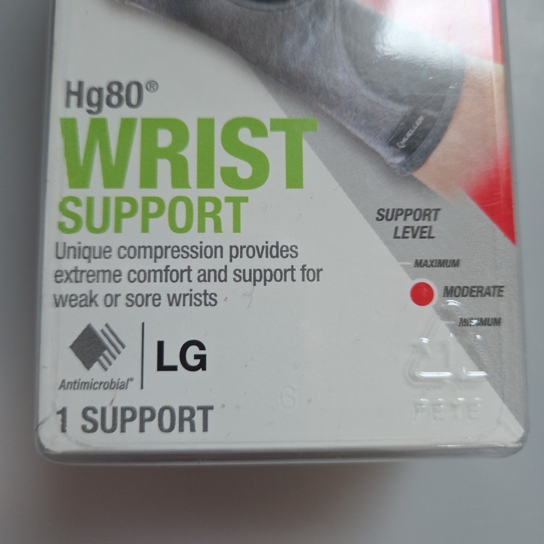 Mueller MLR Hg80 Wrist Support Brace Black Large 8.5–9.5 in Compression