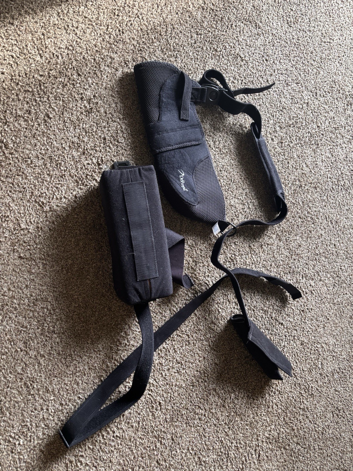 DeRoyal Shoulder PAD Abduction Sling”, Shoulder Pillow Abduction Device”.