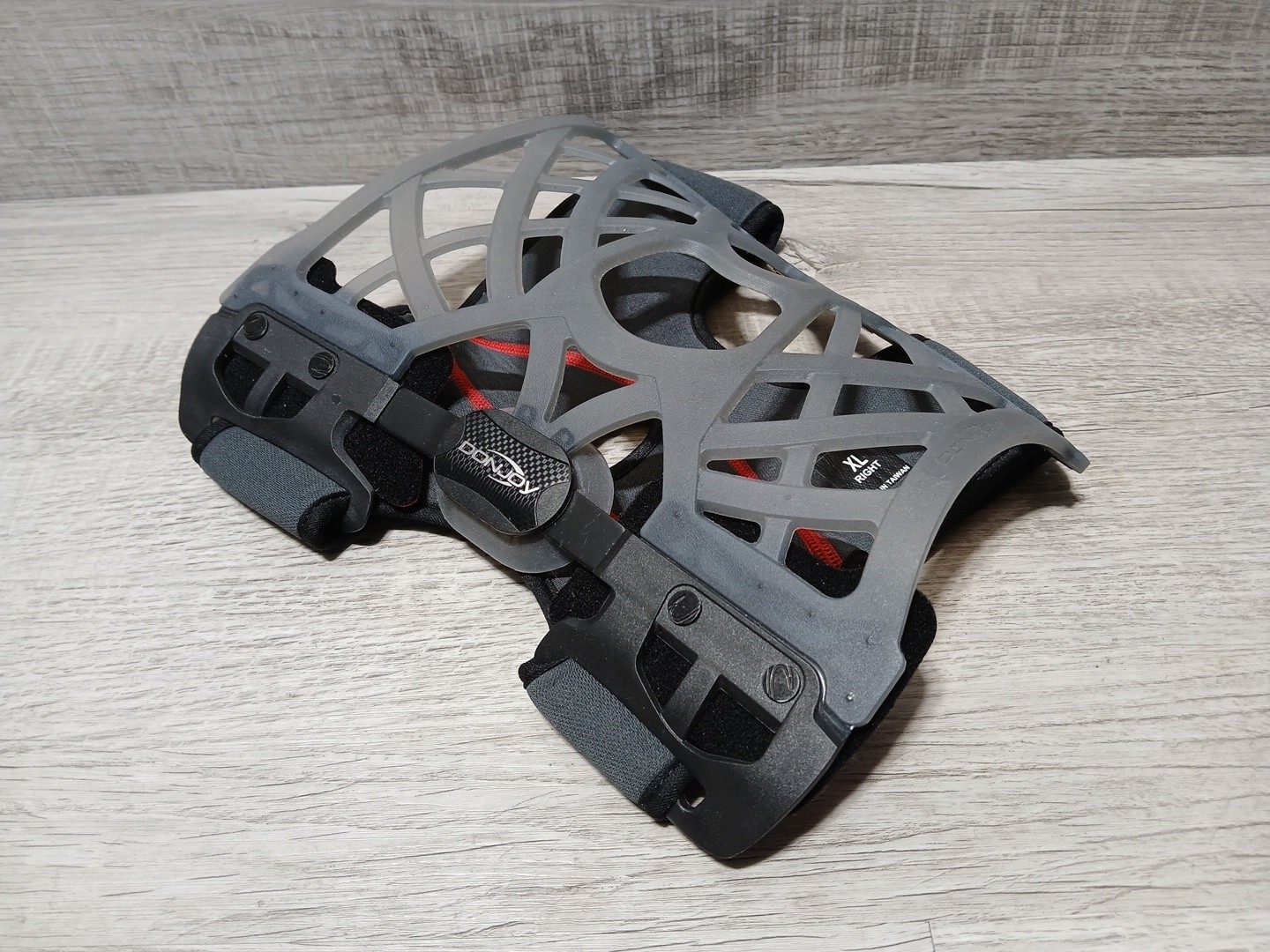 DonJoy OA Reaction WEB Knee Brace Medial Right Lateral Left Size XLarge