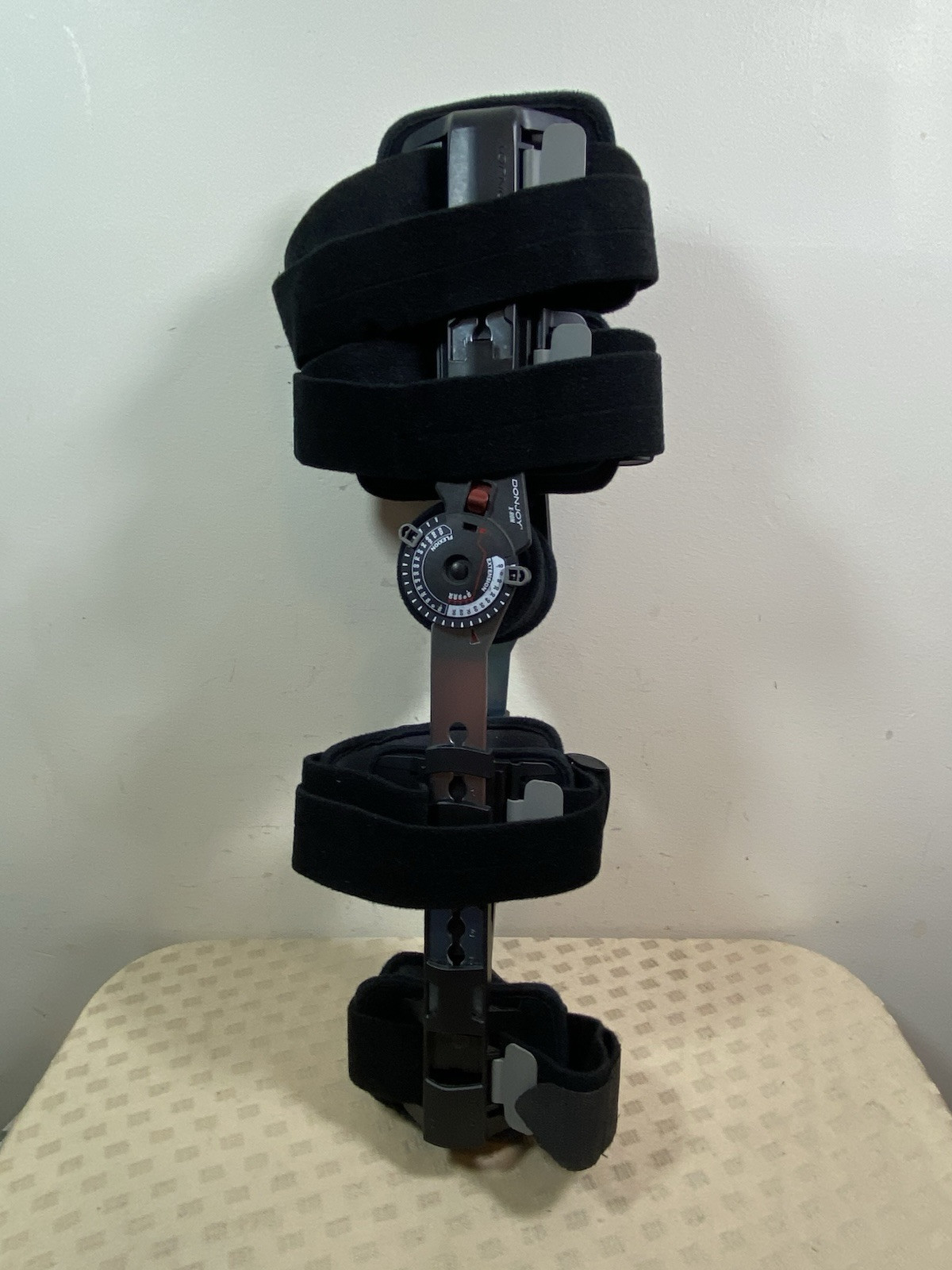 DONJOY X-ROM Extension Flexion Adjustable Post-Op Knee Brace Universal Fit