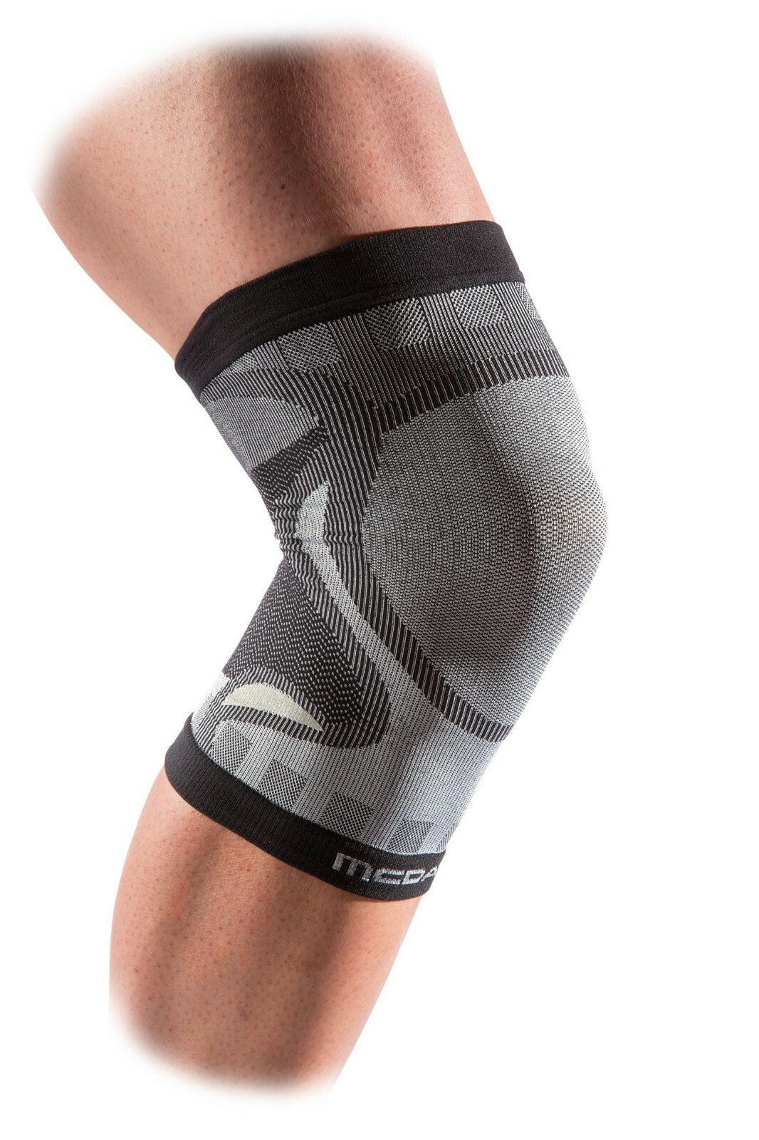 McDavid 5140 Freelastic Knee Sleeve 4-Way Seamless Elastic Compression Size M,L