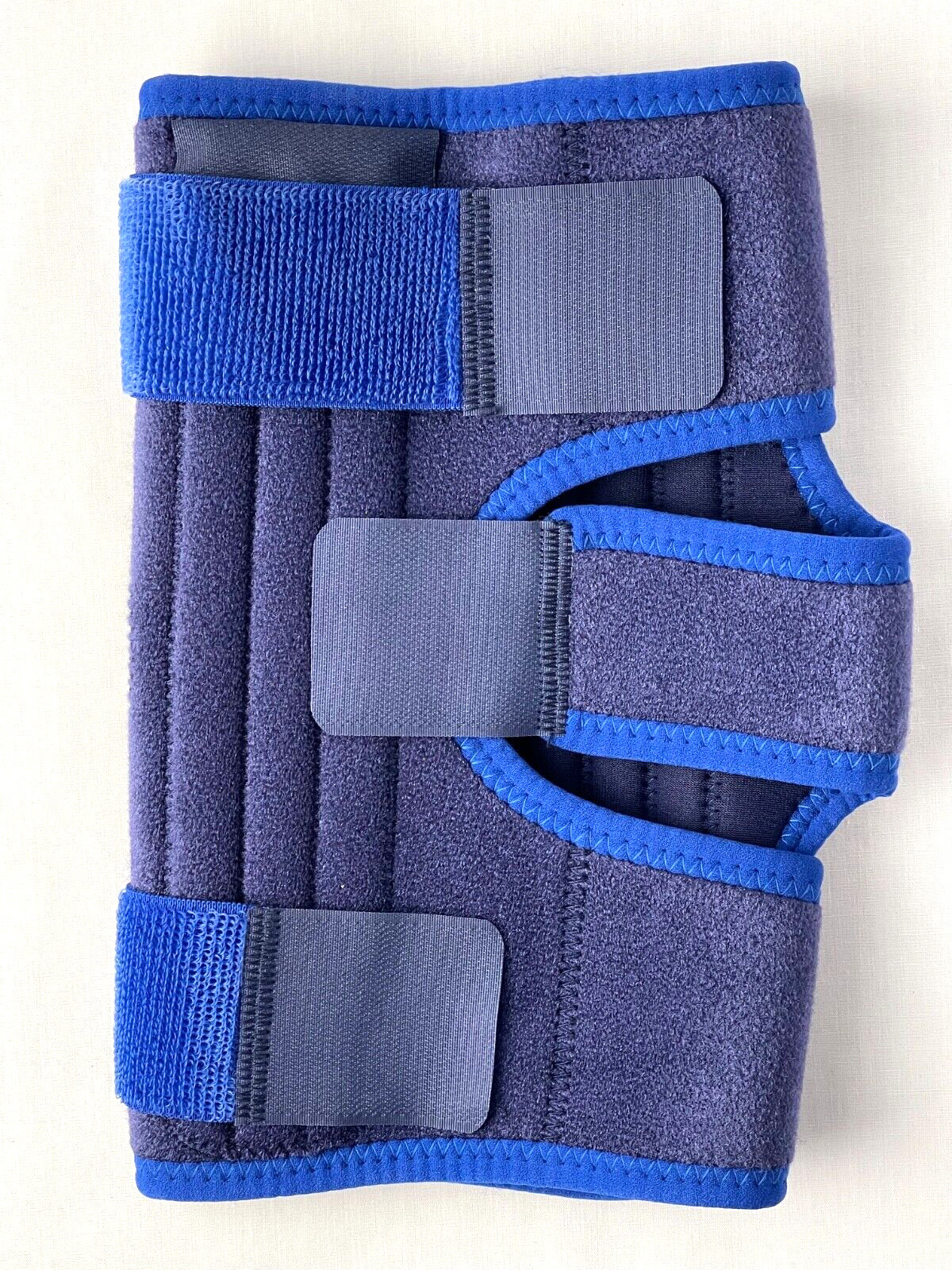 NEO G INNOVATION STABILIZED OPEN KNEE SUPPORT UNIVERSAL SIZE 893 OPEN BOX