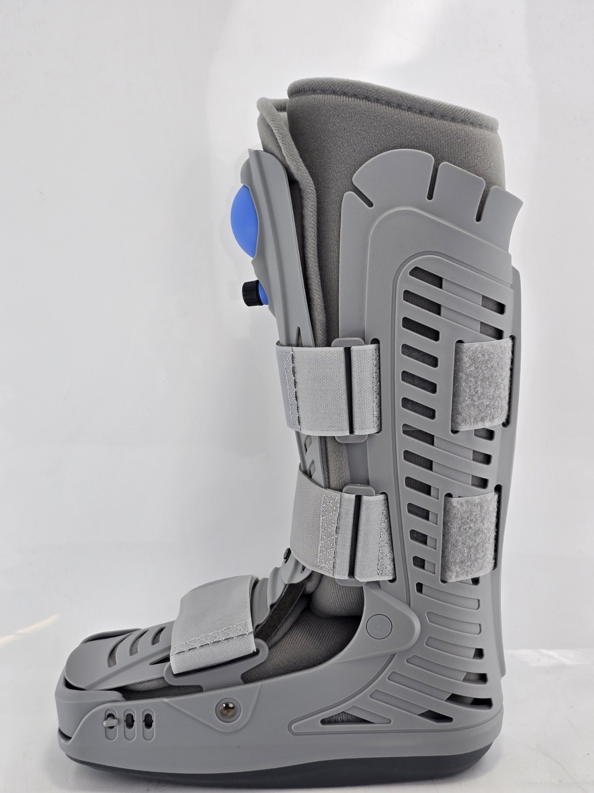 United Ortho – USA16103 – 360 Air Walker – Standard Fracture Boot, Small, Grey